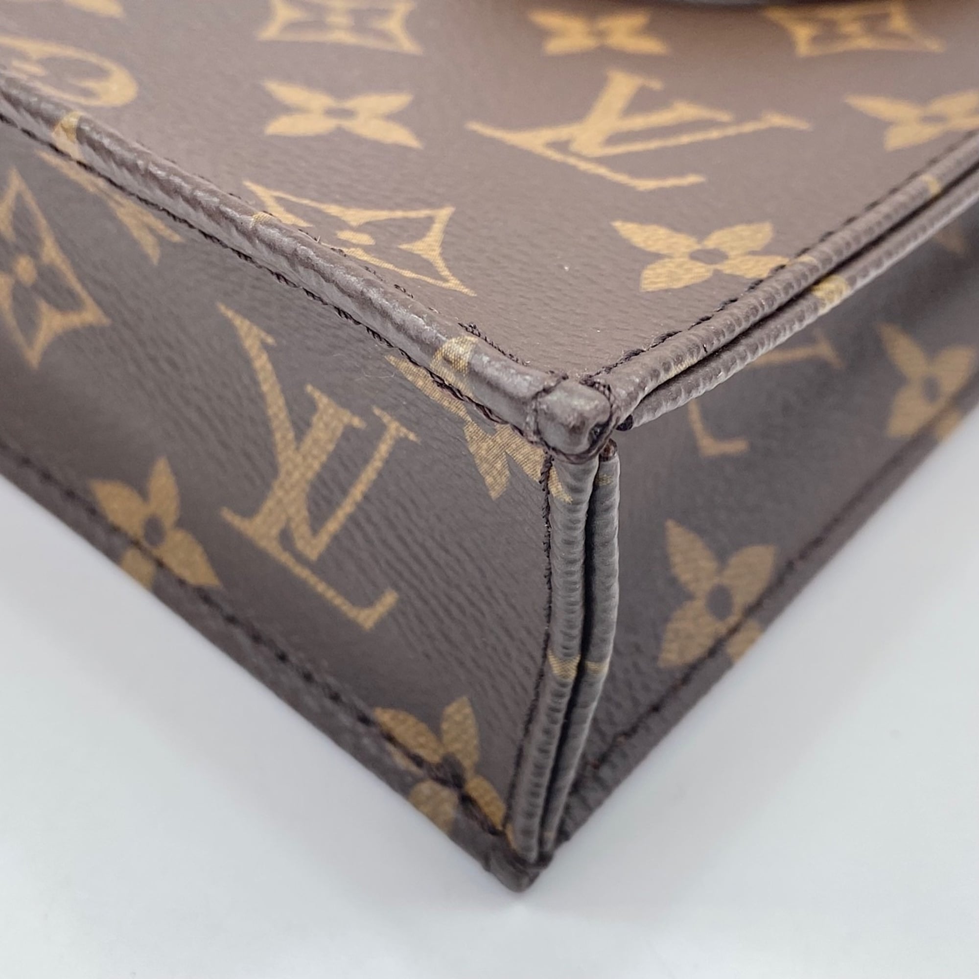 Louis Vuitton Brown Shoulder Bag (Pre-Owned)
