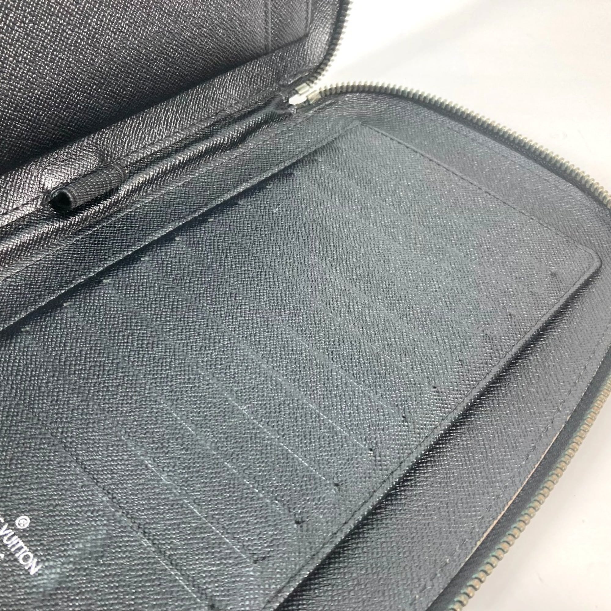 Louis Vuitton Epi Black Noir Epi Leather Clutch Bag Handbag (Pre-Owned)