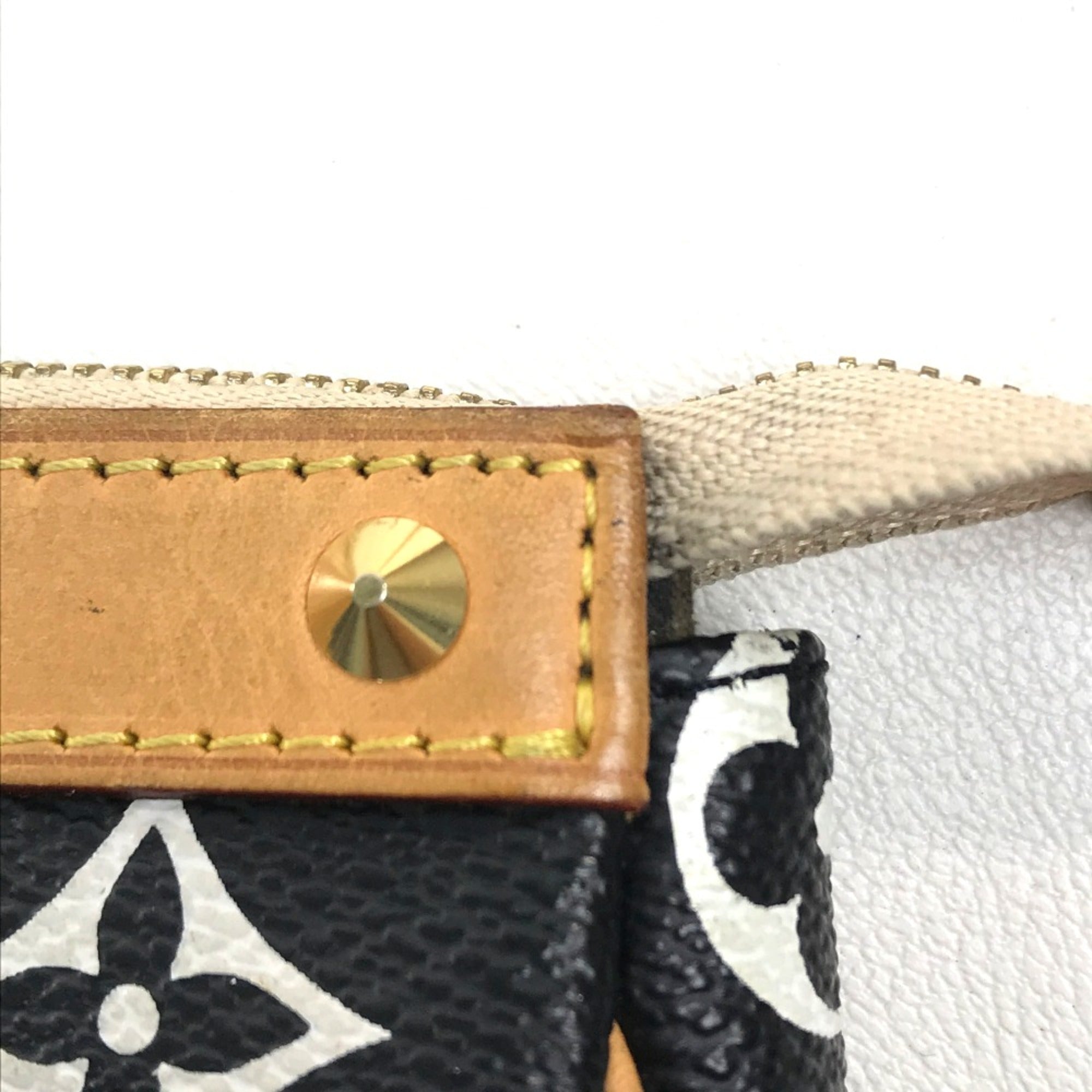 Louis Vuitton Black Other Pouch (Pre-Owned)