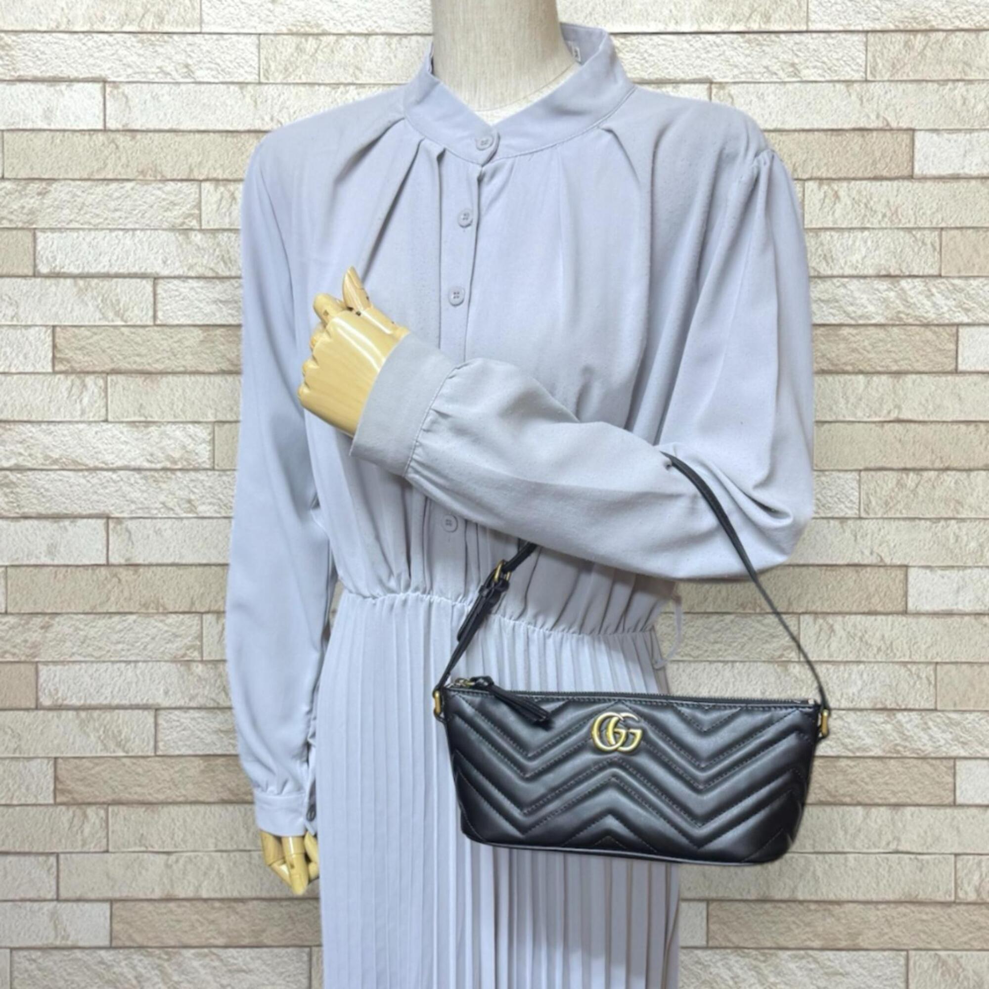 Gucci Black Leather Handbag (Pre-Owned)