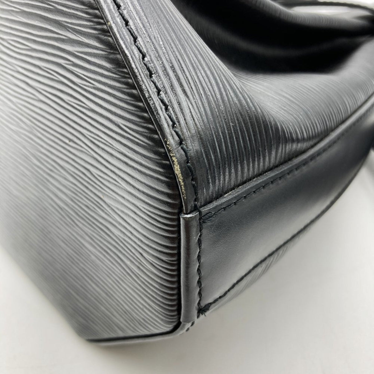 Louis Vuitton Black Epi Leather Shoulder Bag (Pre-Owned)