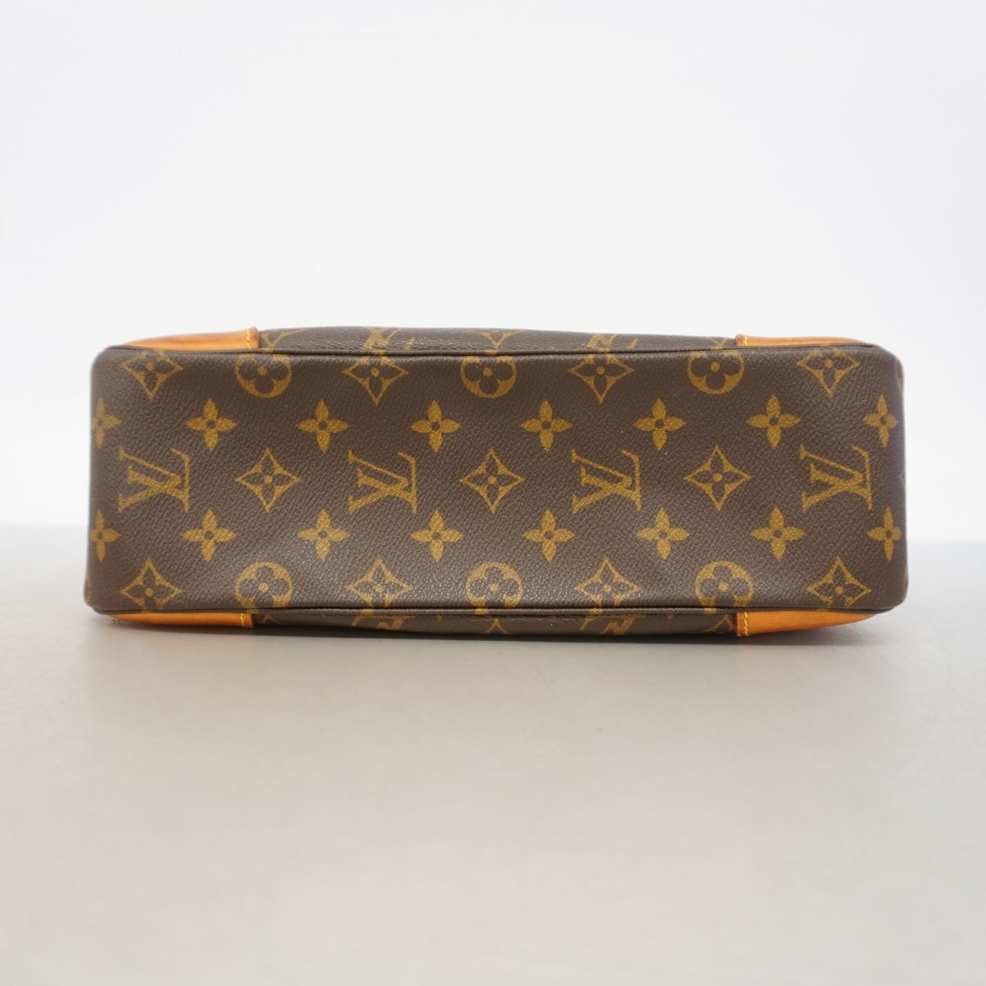 Louis Vuitton Brown Shoulder Bag (Pre-Owned)
