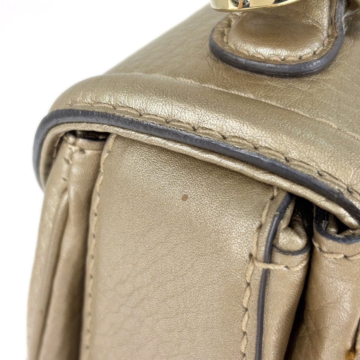 Gucci Champagne Gold Leather Handbag (Pre-Owned)