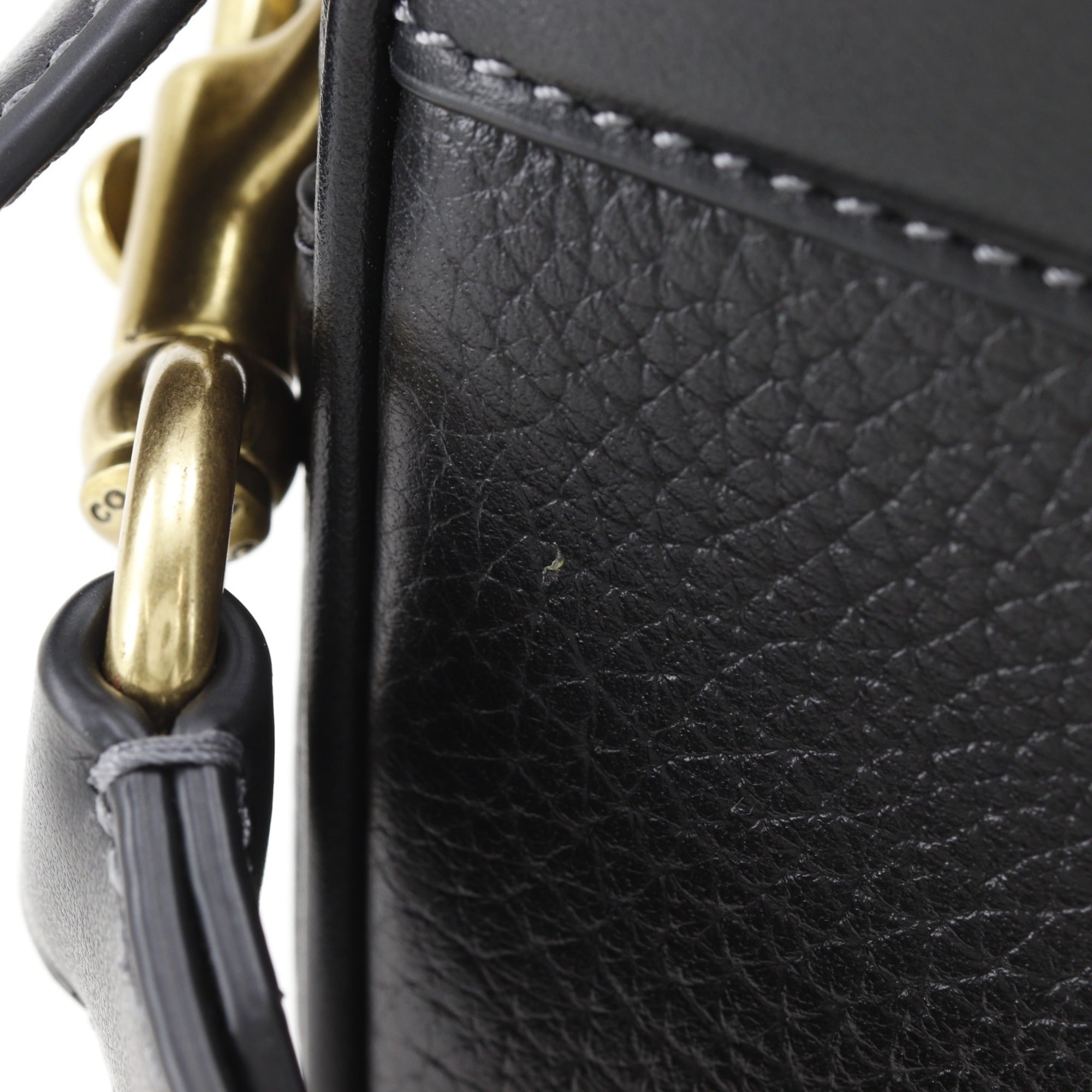 Coach Black Leather Shoulder Bag (Pre-Owned)