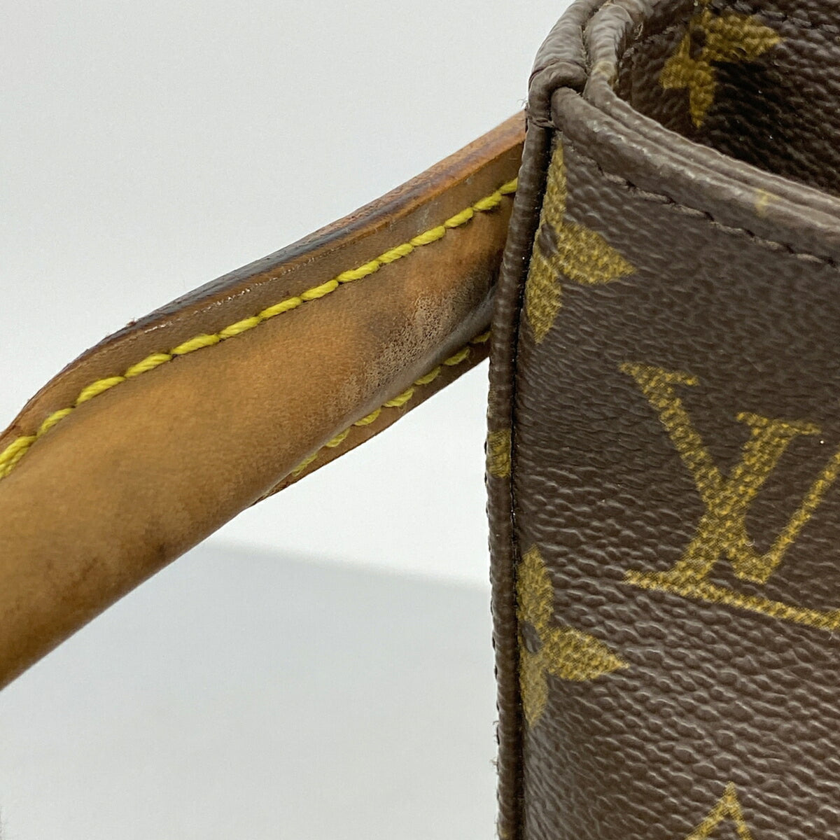 Louis Vuitton Brown Shoulder Bag (Pre-Owned)