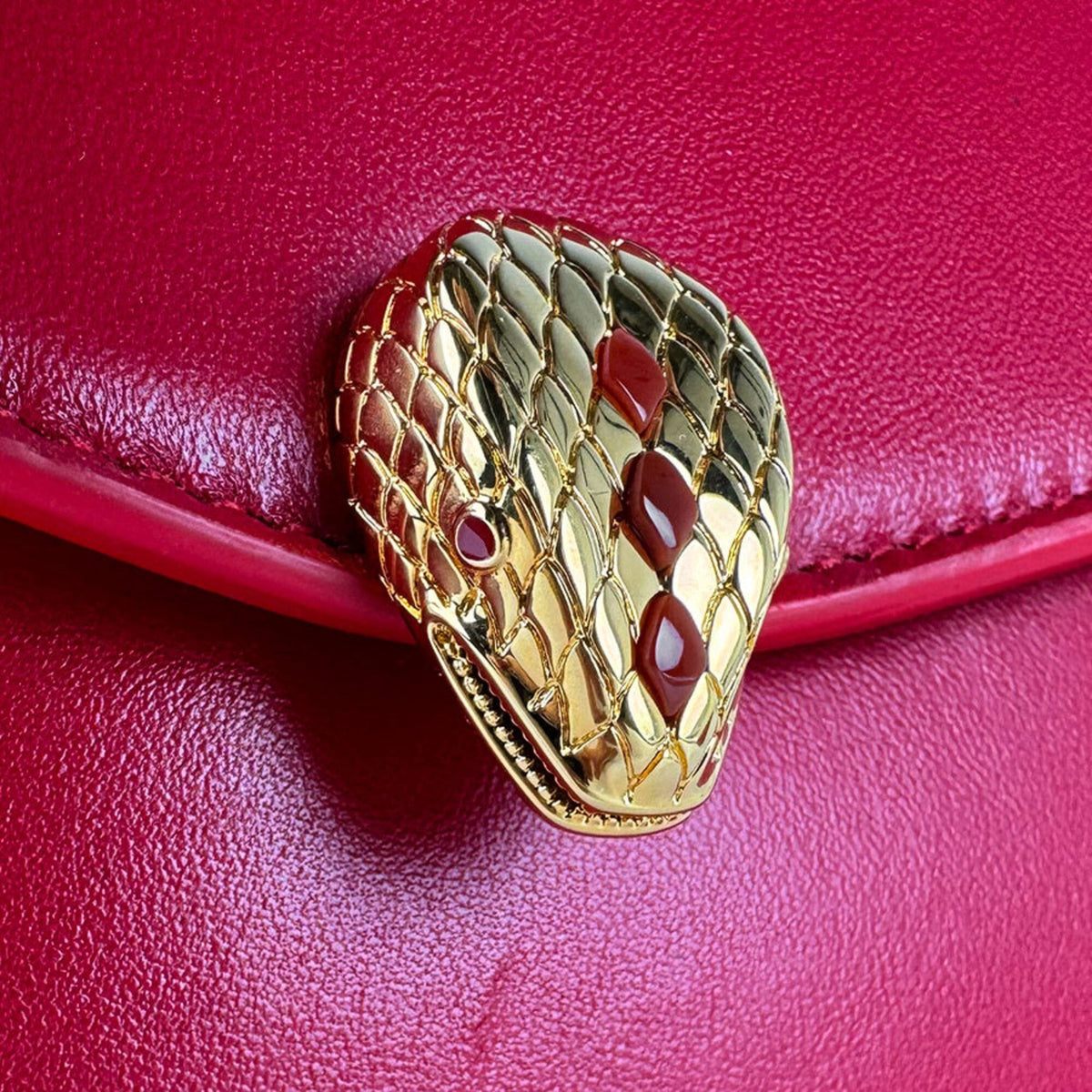 Bvlgari Red Color Leather Handbag Shoulder Bag (Pre-Owned)