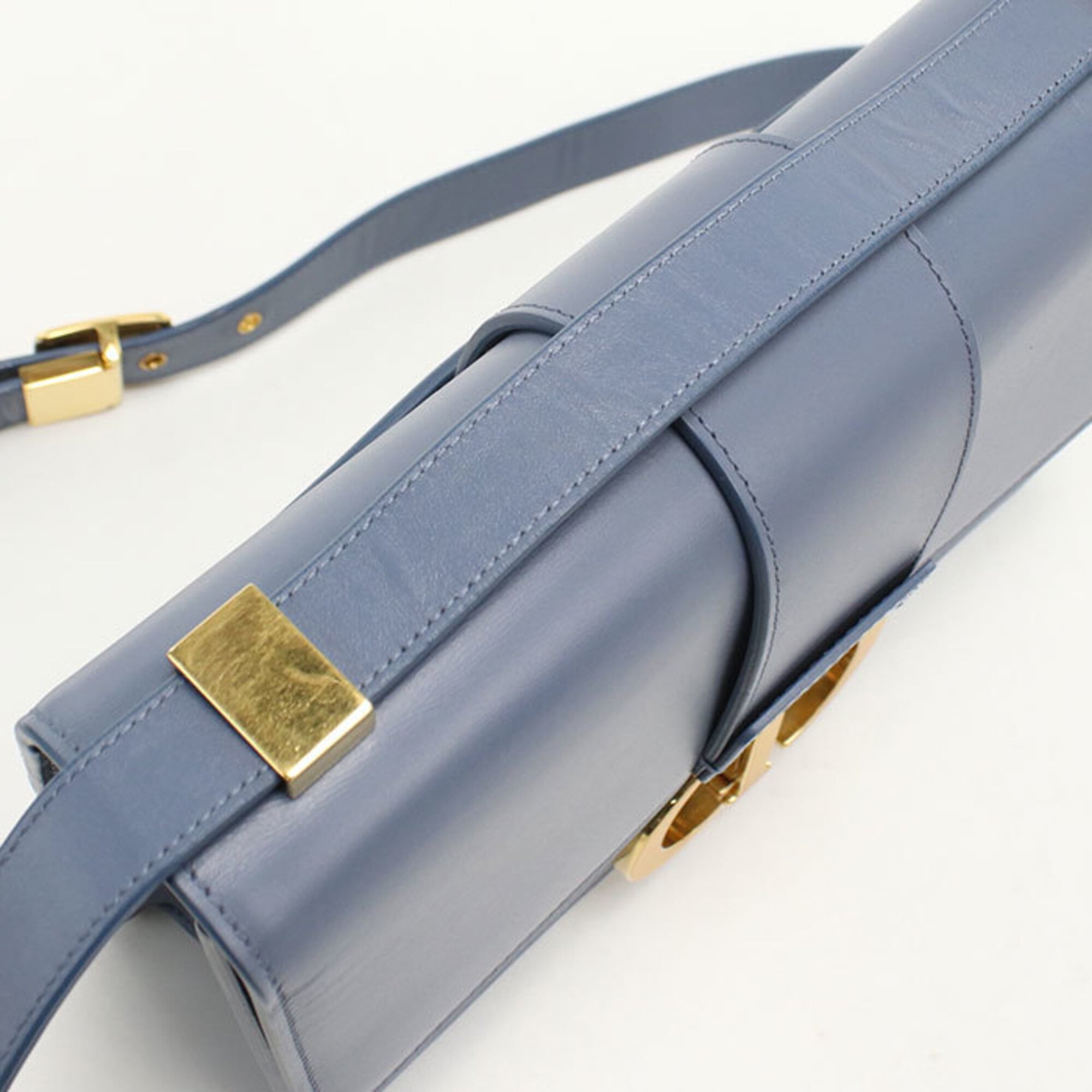 Christian Dior Blue Leather Shoulder Bag (Pre-Owned)