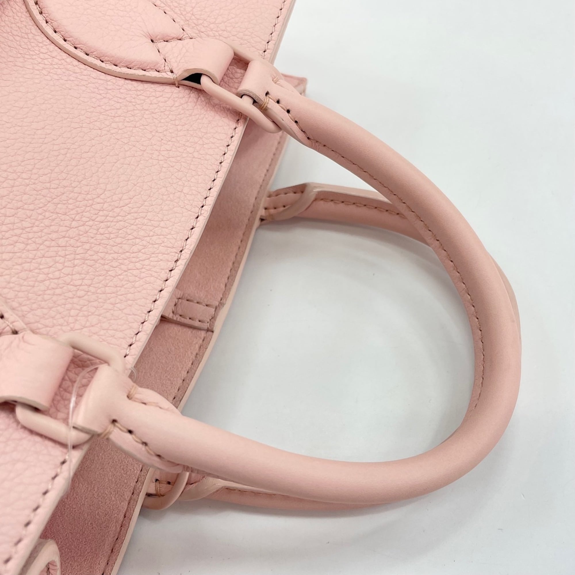 Louis Vuitton Pink Handbag (Pre-Owned)