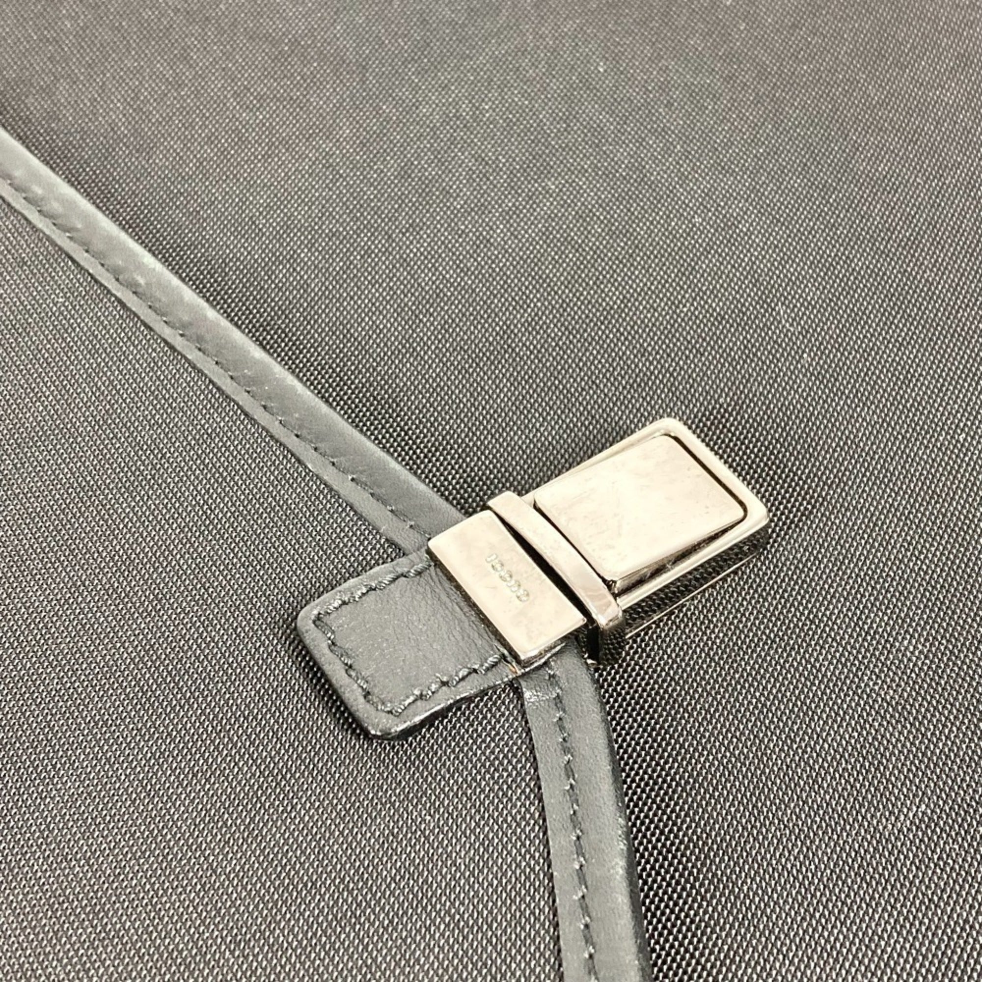 Gucci Black Nylon Clutch Bag Pouch (Pre-Owned)