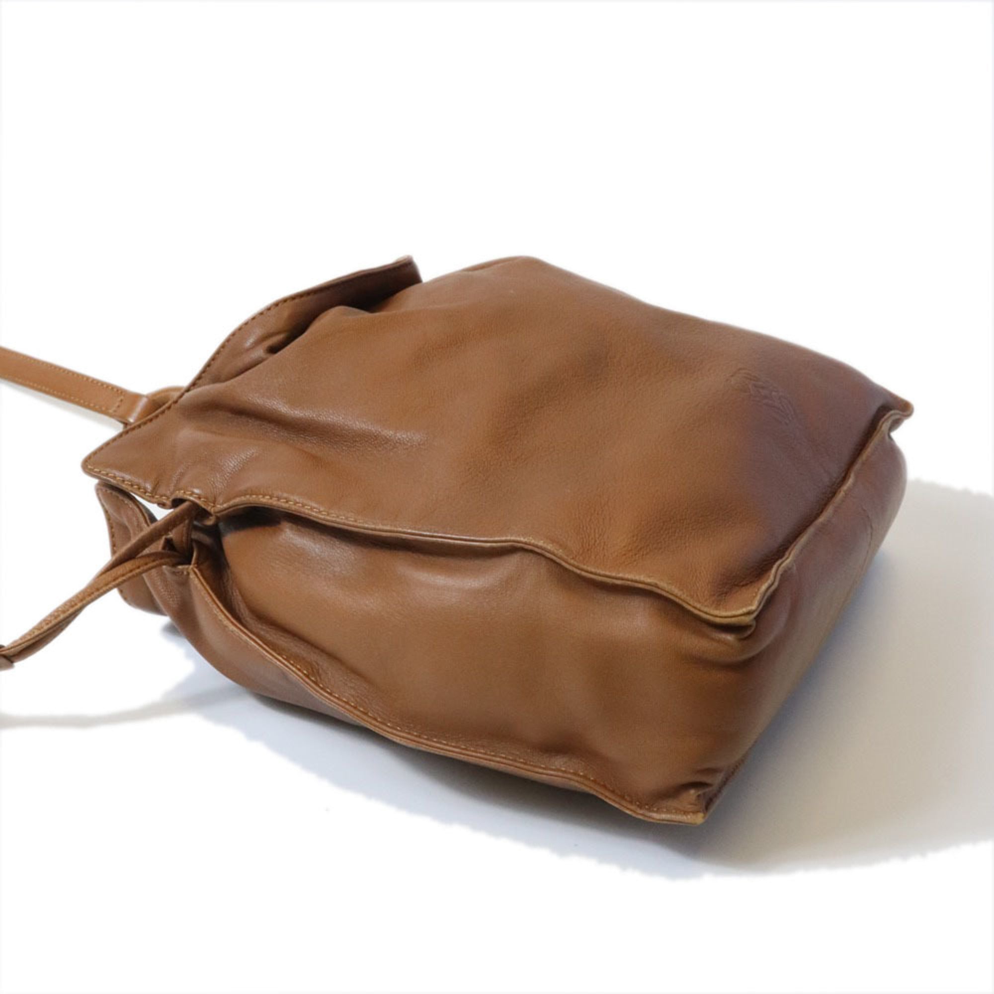 Loewe Brown Leather Shoulder Bag (Pre-Owned)