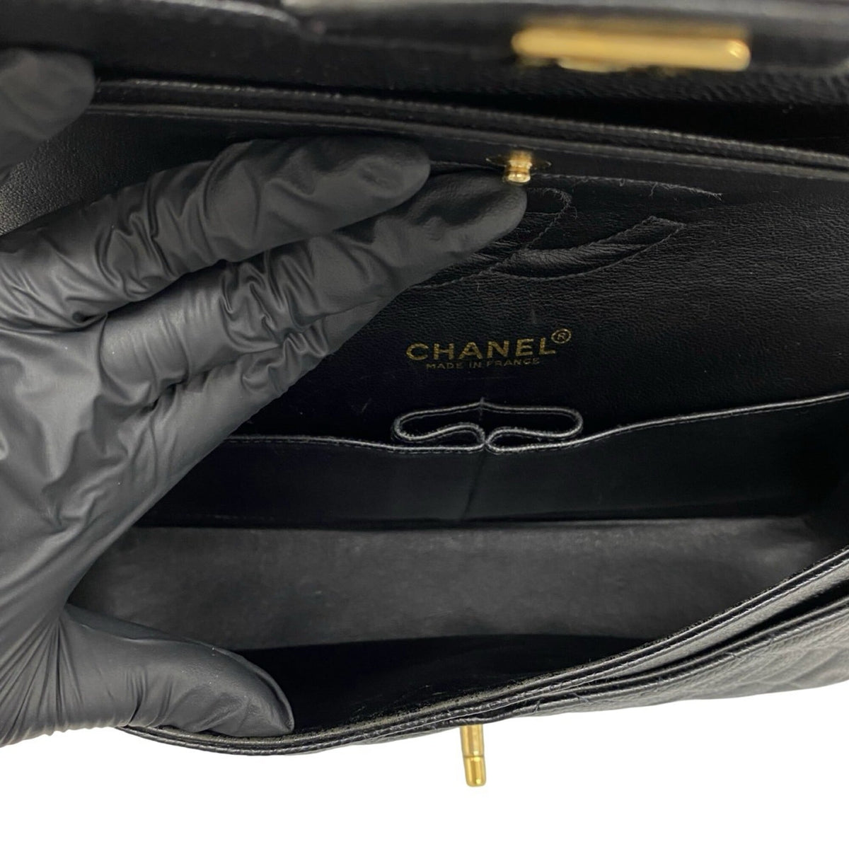 Chanel Black Grained Calfskin Pochette Shoulder Bag (Pre-Owned)