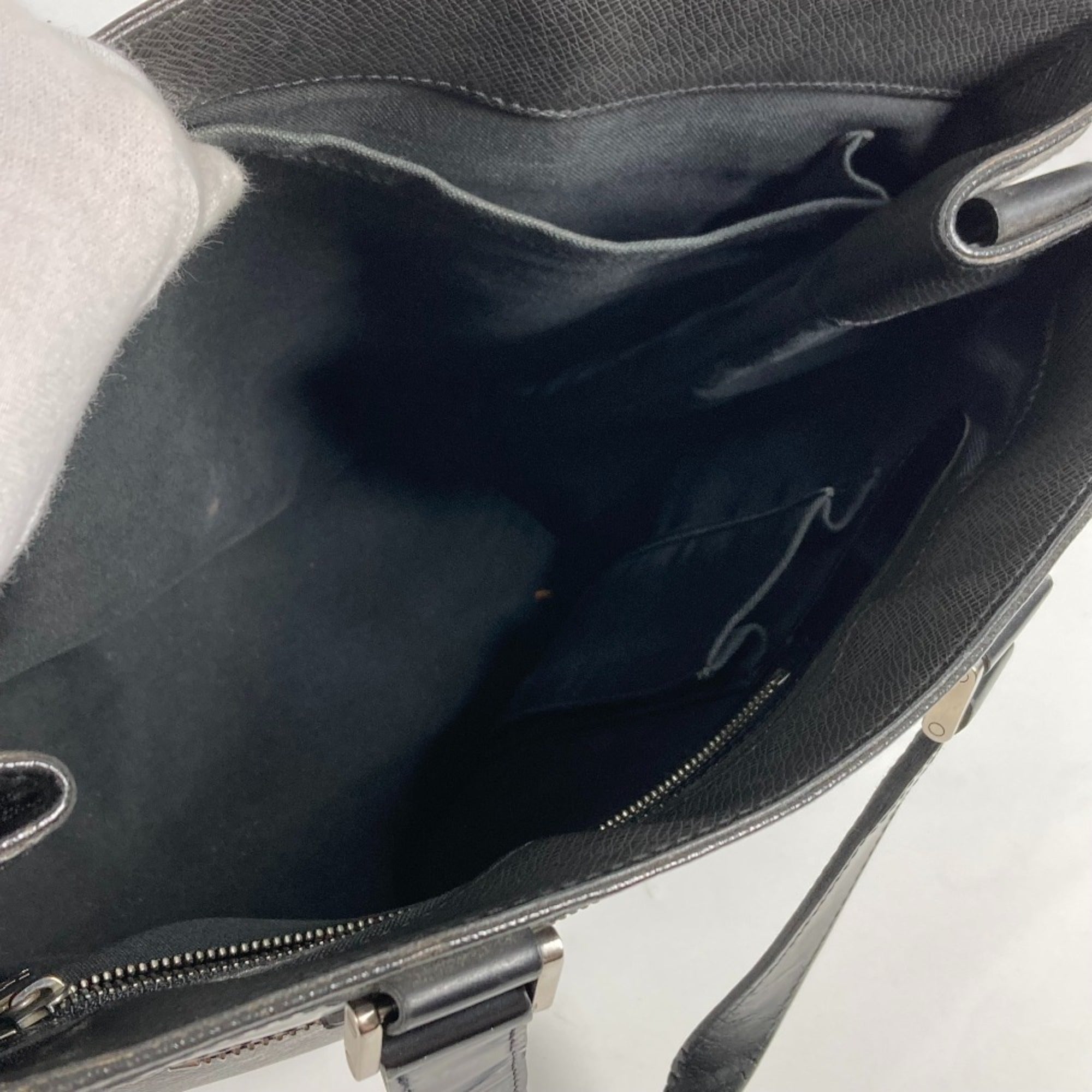 Louis Vuitton Ardoise Black Taiga Leather Handbag Tote Bag (Pre-Owned)