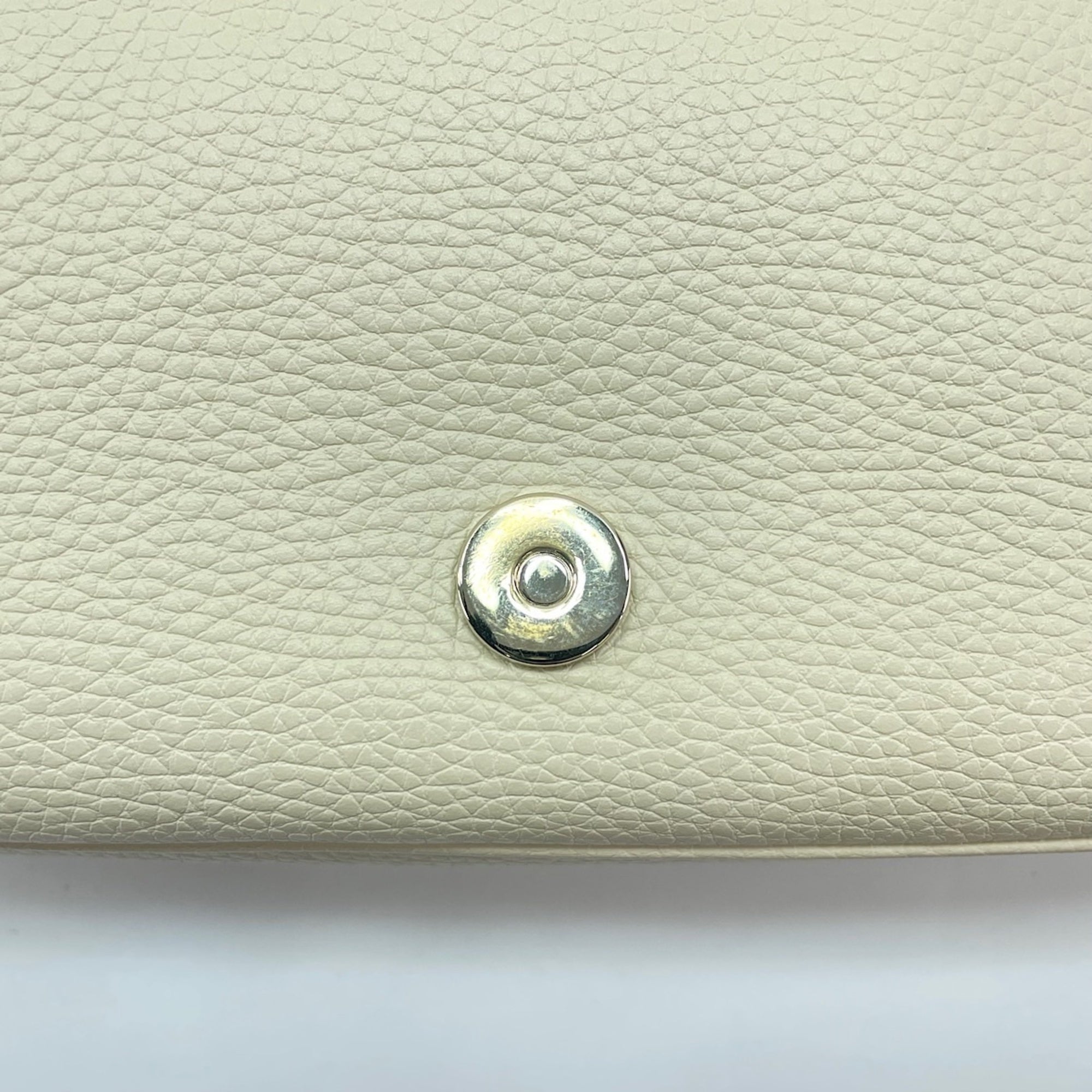 Gucci White Shoulder Bag (Pre-Owned)