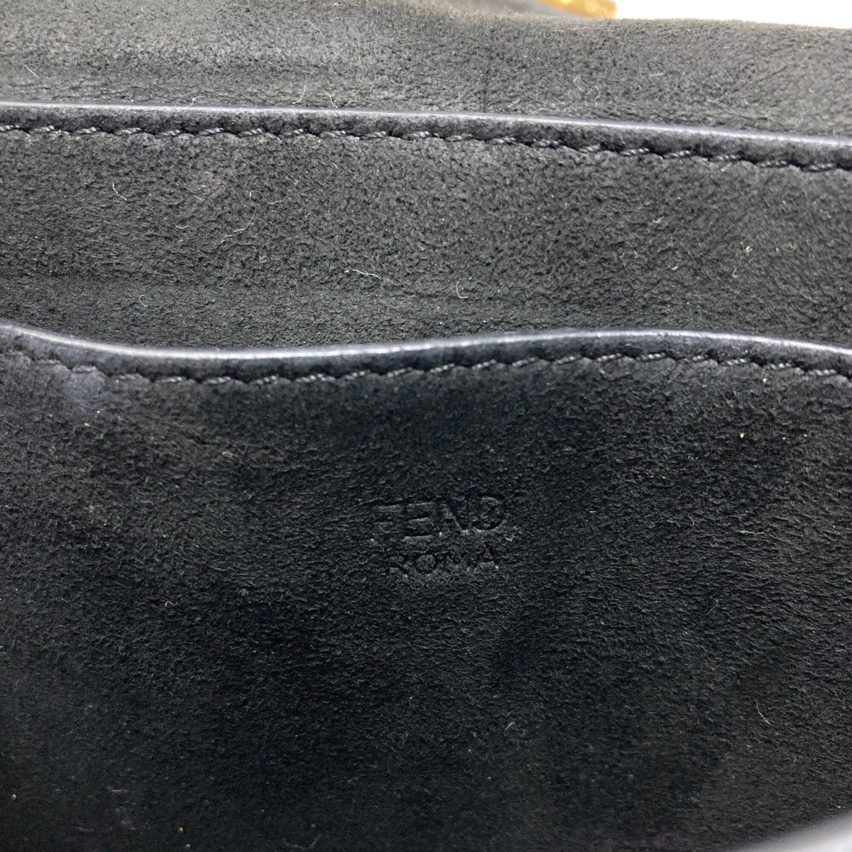 Fendi Black Leather Shoulder Bag (Pre-Owned)