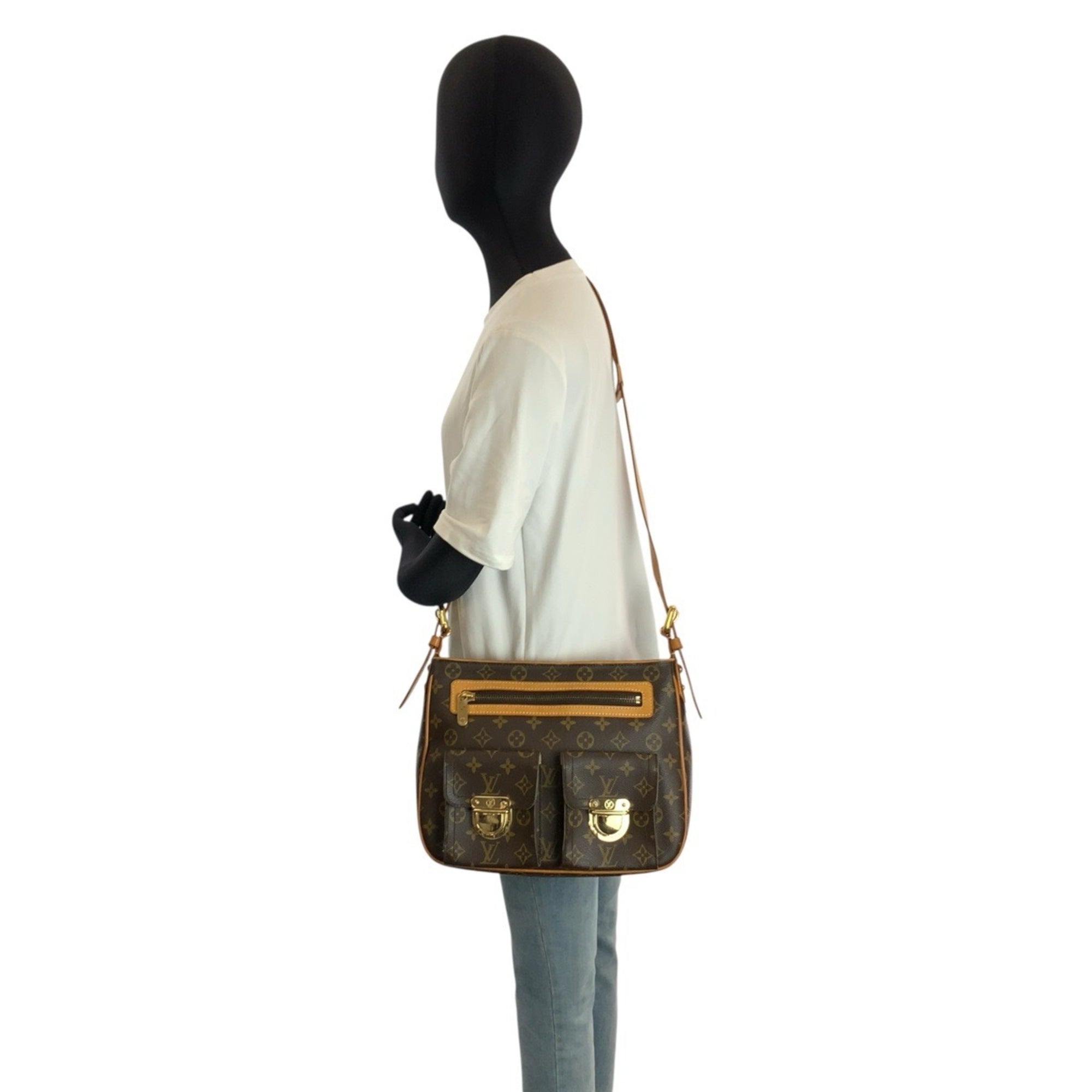 Louis Vuitton Brown Monogram Pochette Shoulder Bag (Pre-Owned)