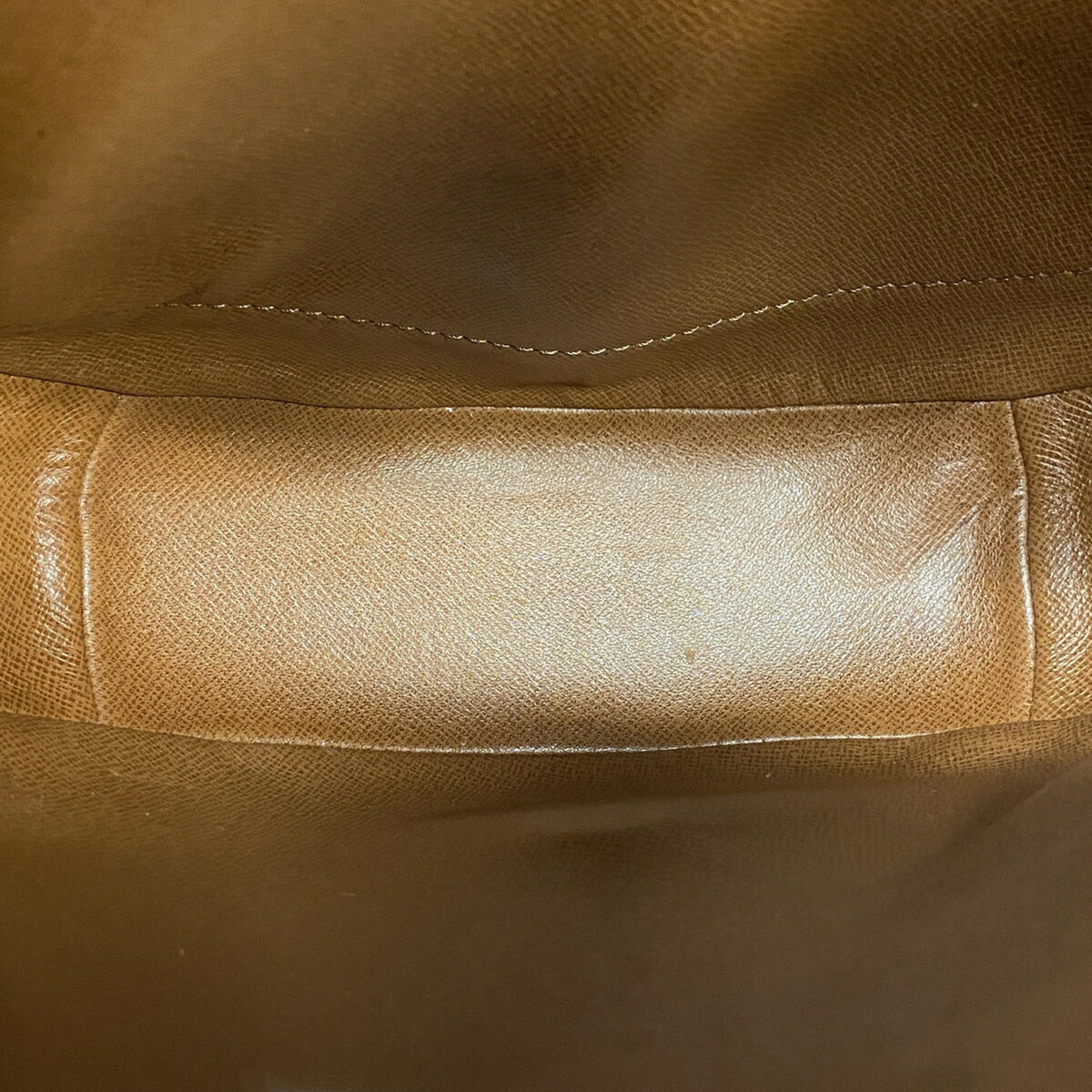 Louis Vuitton Brown Shoulder Bag (Pre-Owned)