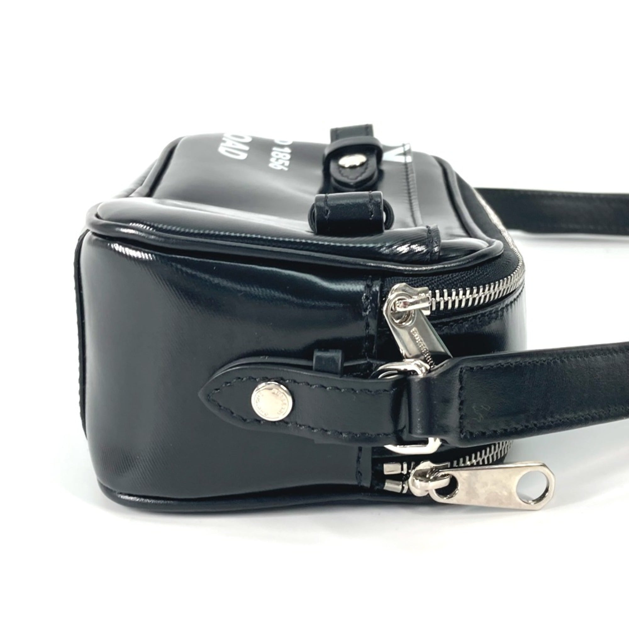 Burberry Black Leather Shoulder Bag (Pre-Owned)