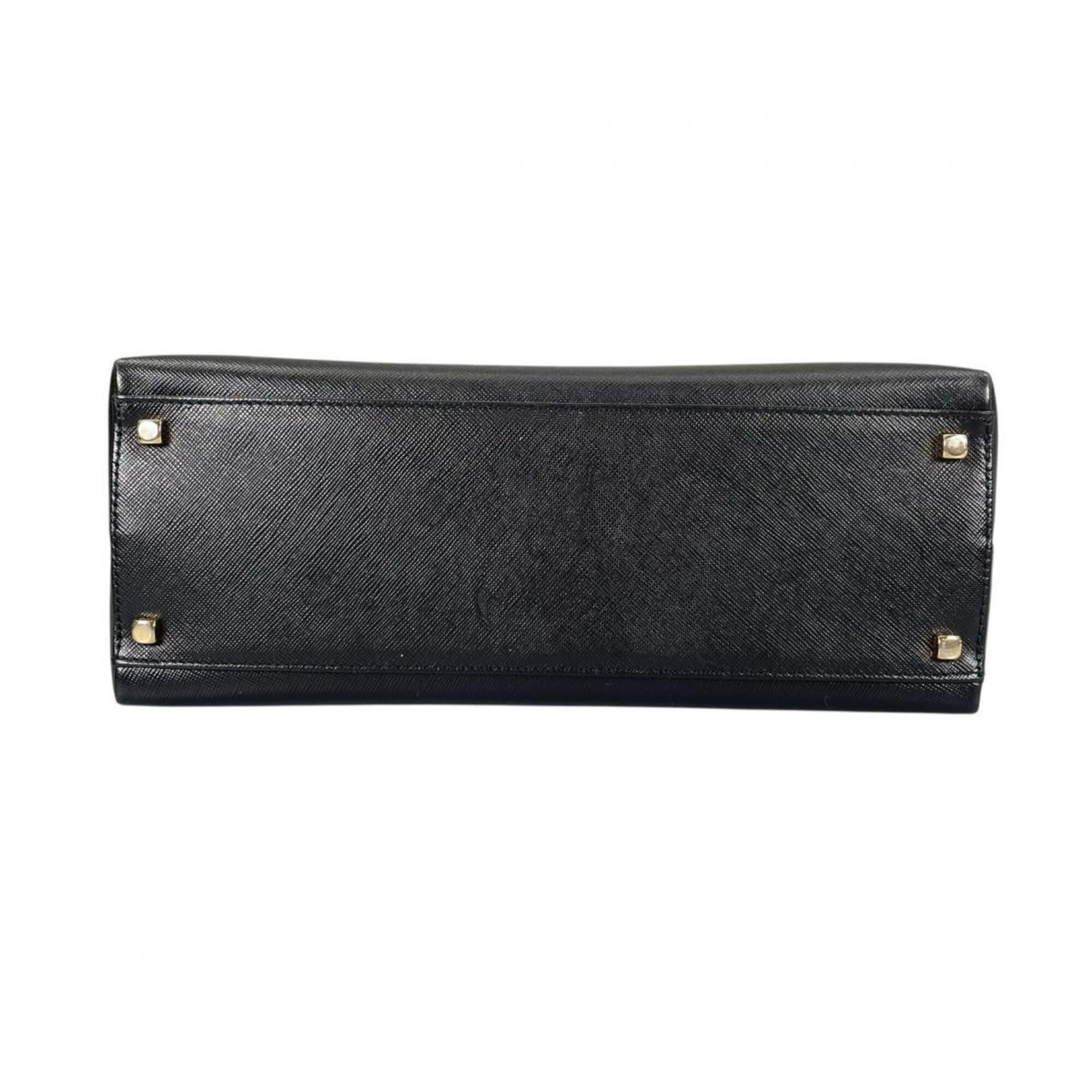 Salvatore Ferragamo Black Leather Handbag Shoulder Bag (Pre-Owned)