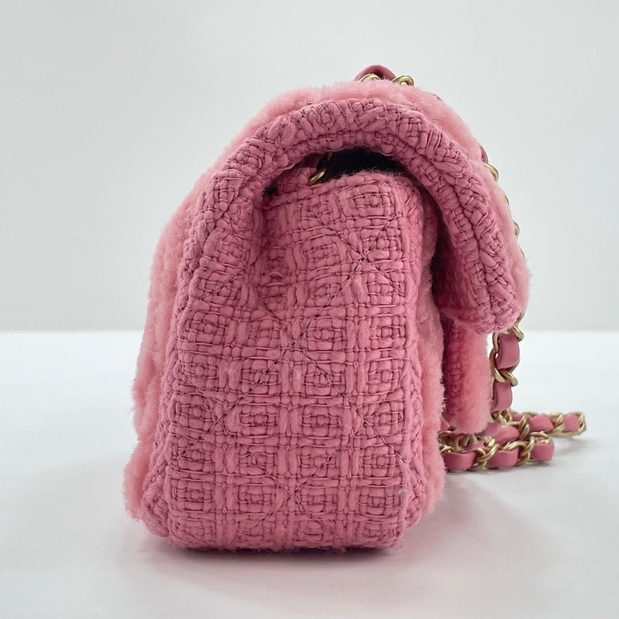 Chanel Pink Shoulder Bag (Pre-Owned)