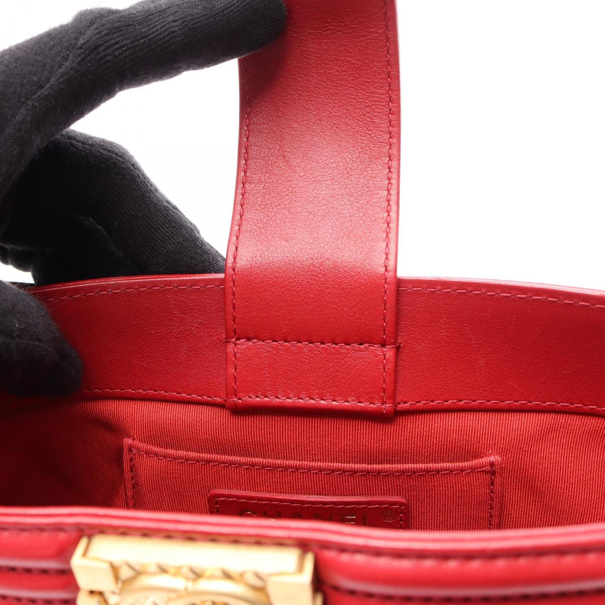 Chanel Red Color Leather Handbag Shoulder Bag (Pre-Owned)