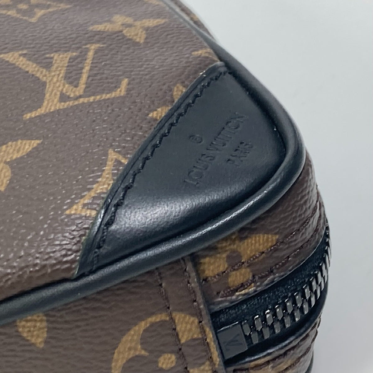 Louis Vuitton Brown Monogram Shoulder Bag (Pre-Owned)