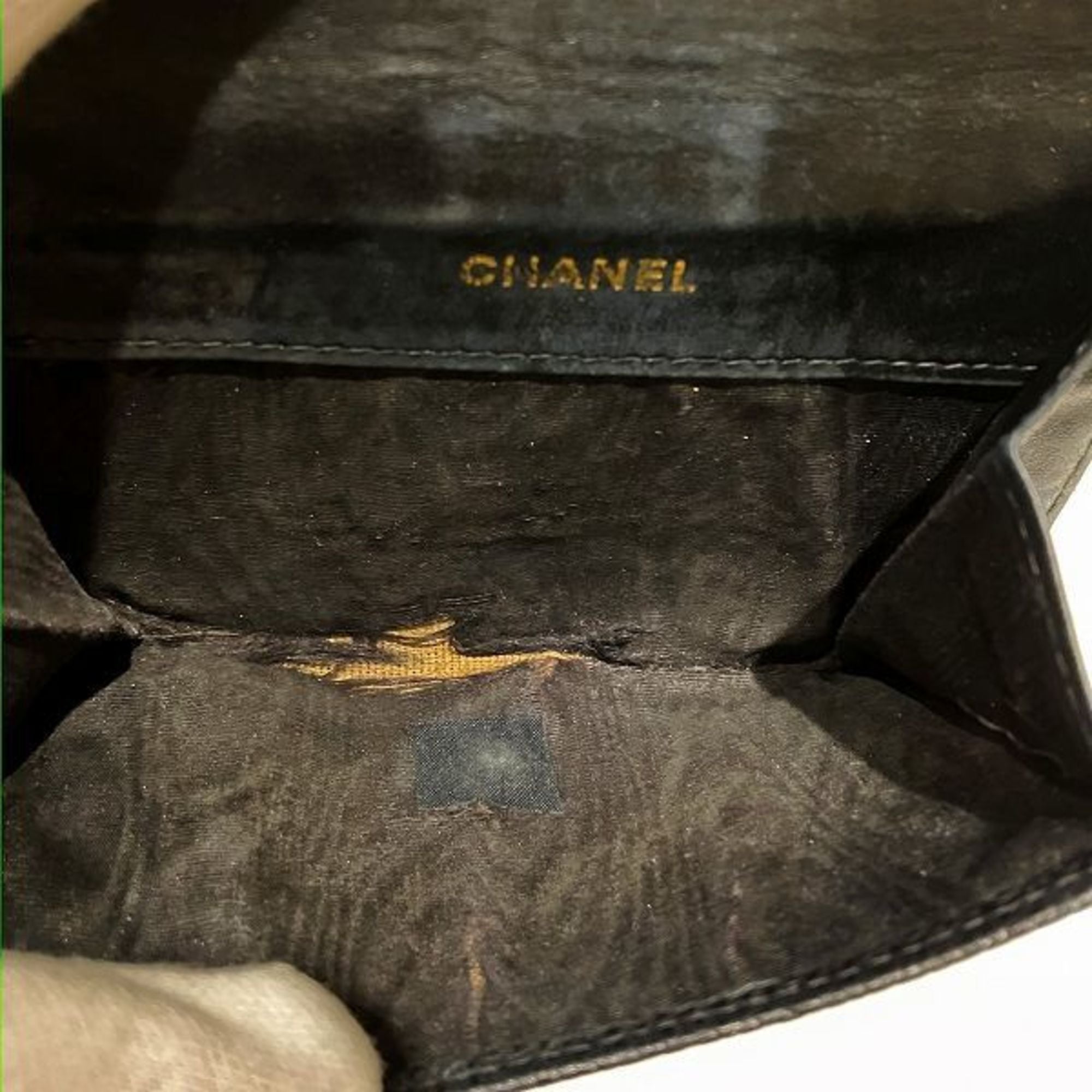 Chanel Black Grained Calfskin Wallet (Bi-Fold) (Pre-Owned)