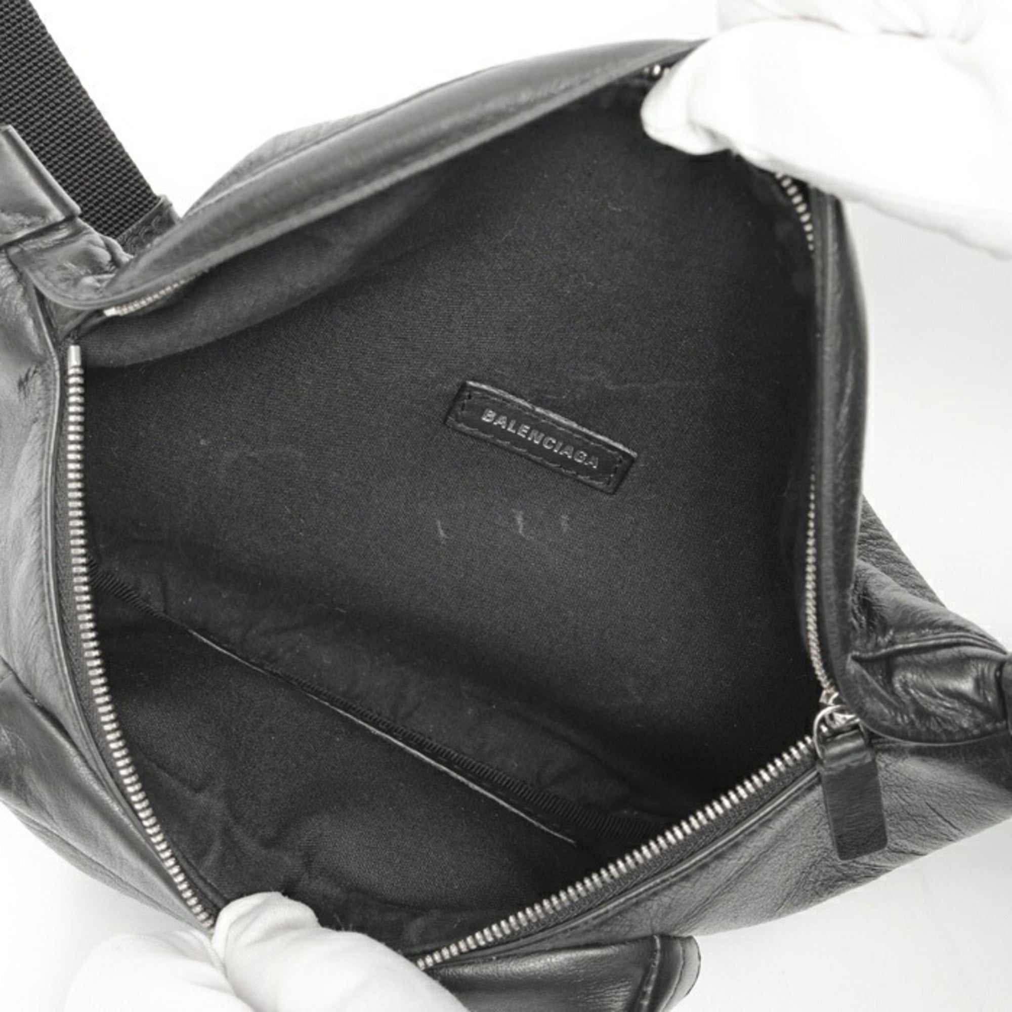 Balenciaga Black Leather Fanny Pack (Pre-Owned)