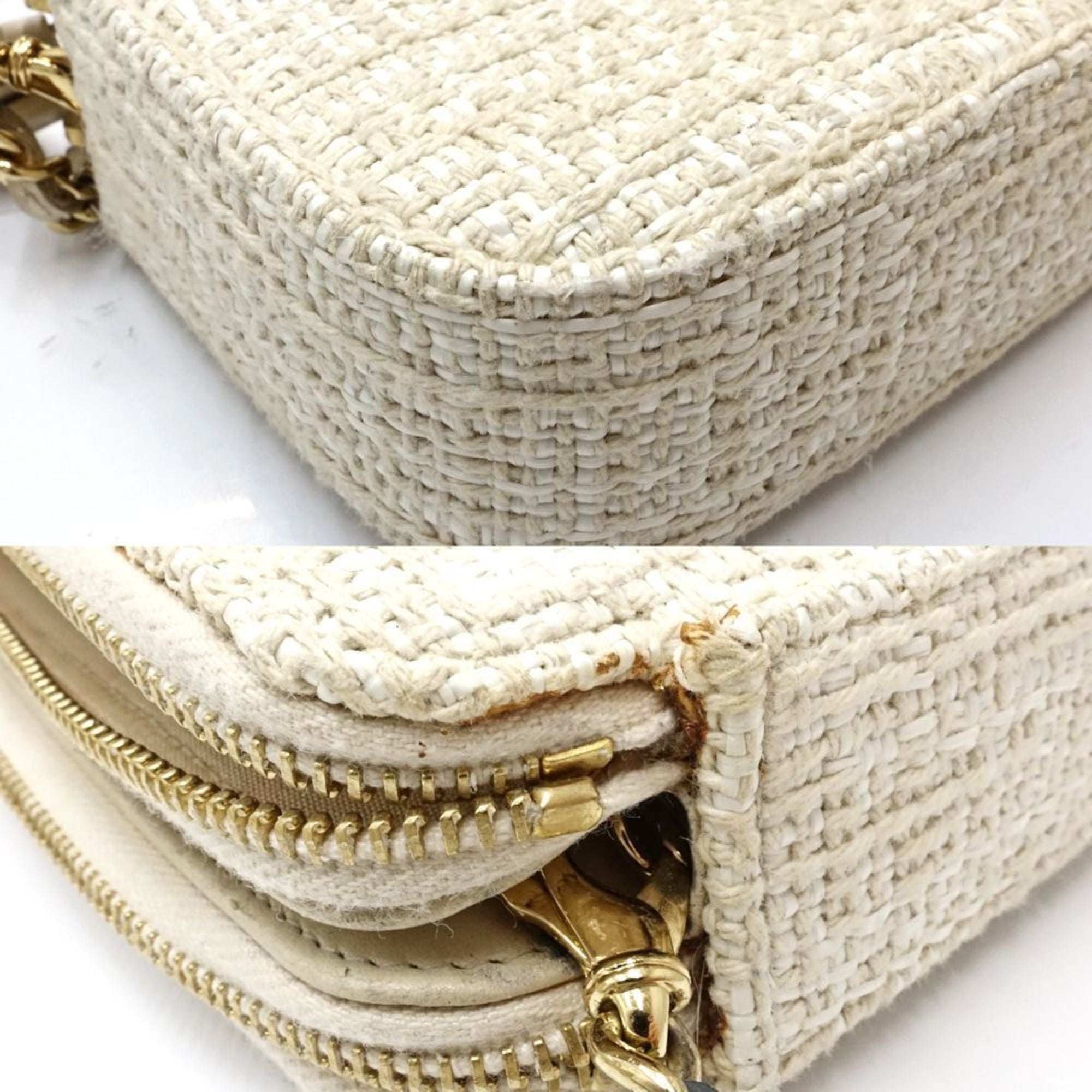 Chanel Beige Canvas Shoulder Bag (Pre-Owned)