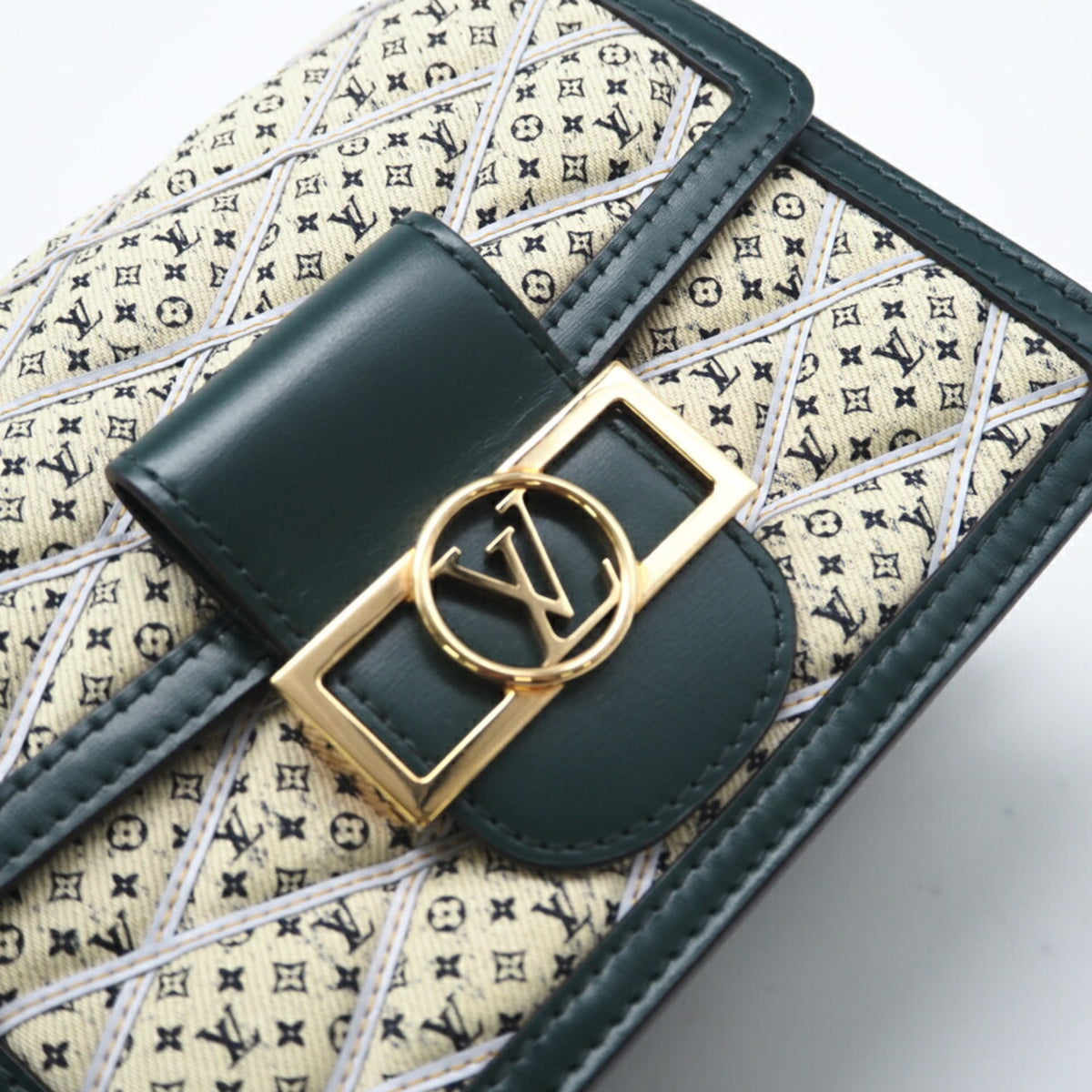 Louis Vuitton Beige Green Canvas Leather Shoulder Bag (Pre-Owned)