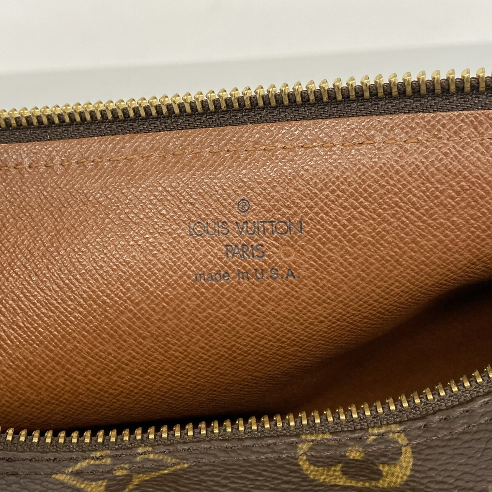 Louis Vuitton Brown Handbag (Pre-Owned)