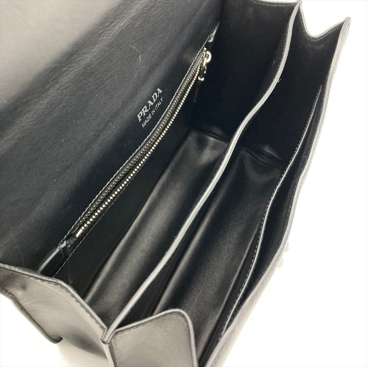 Prada Black Leather Shoulder Bag (Pre-Owned)