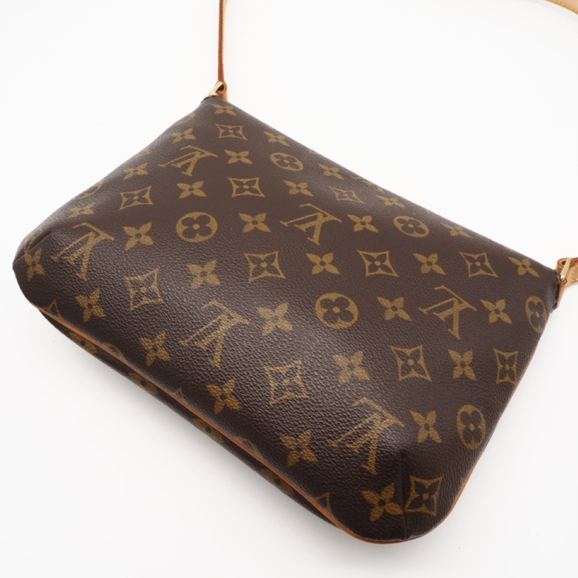 Louis Vuitton Brown Coated Canvas Leather Shoulder Bag (Pre-Owned)