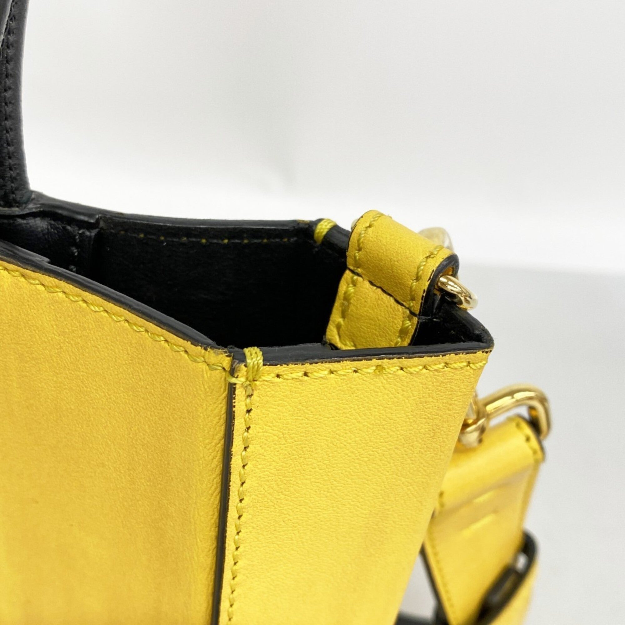 Fendi Yellow Leather Handbag (Pre-Owned)