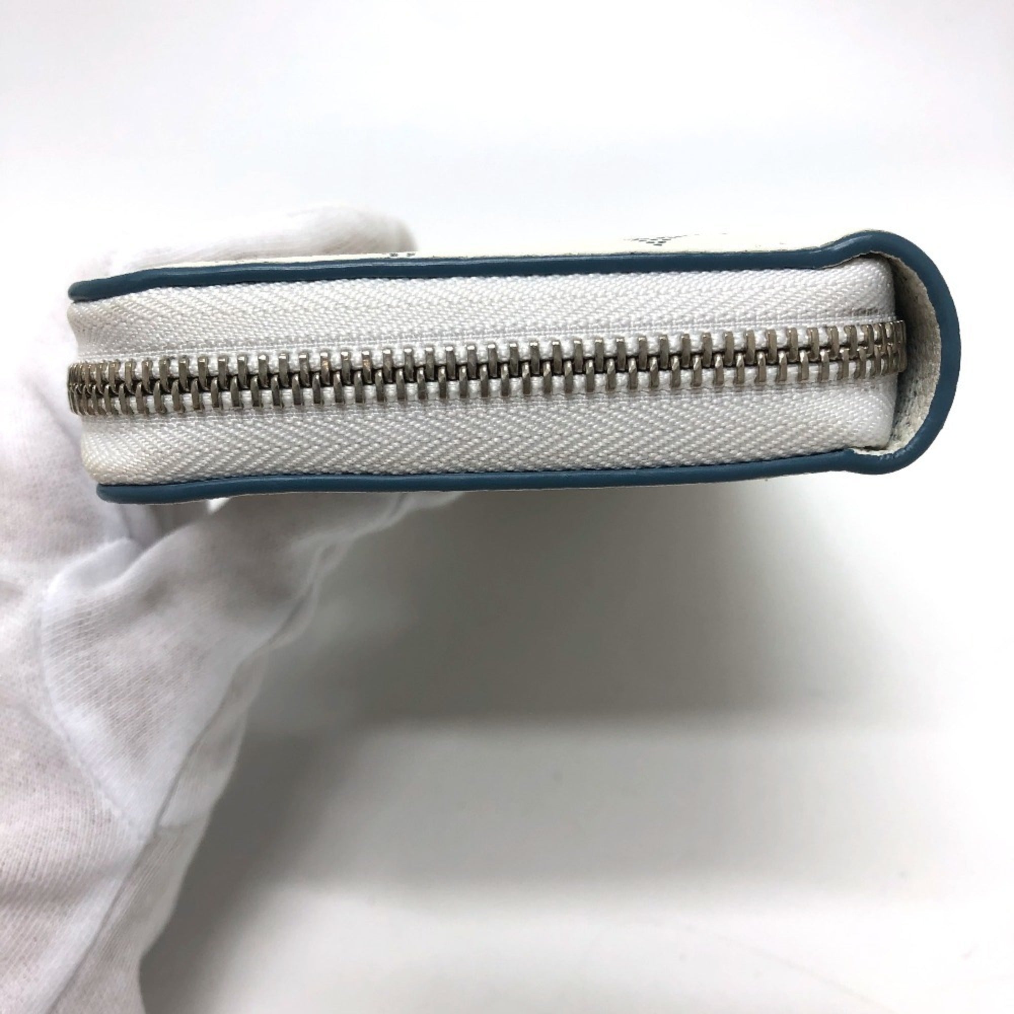 Louis Vuitton White Mahina Leather Long Wallet (Bi-Fold) (Pre-Owned)
