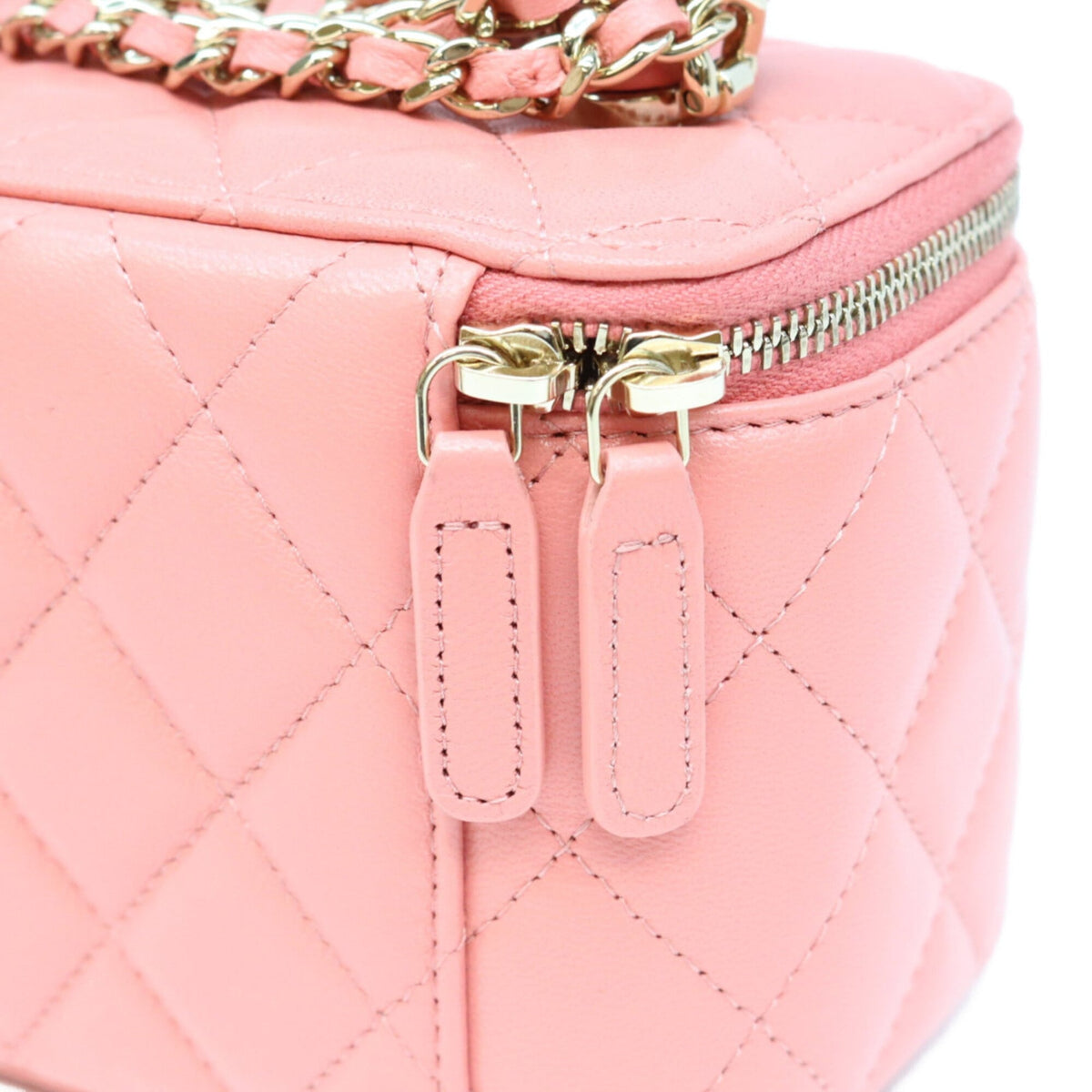 Chanel Pink Leather Shoulder Bag (Pre-Owned)
