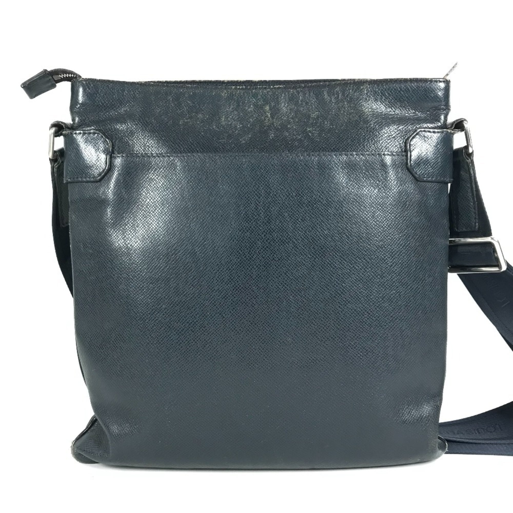 Louis Vuitton Navy Taiga Leather Pochette Shoulder Bag (Pre-Owned)
