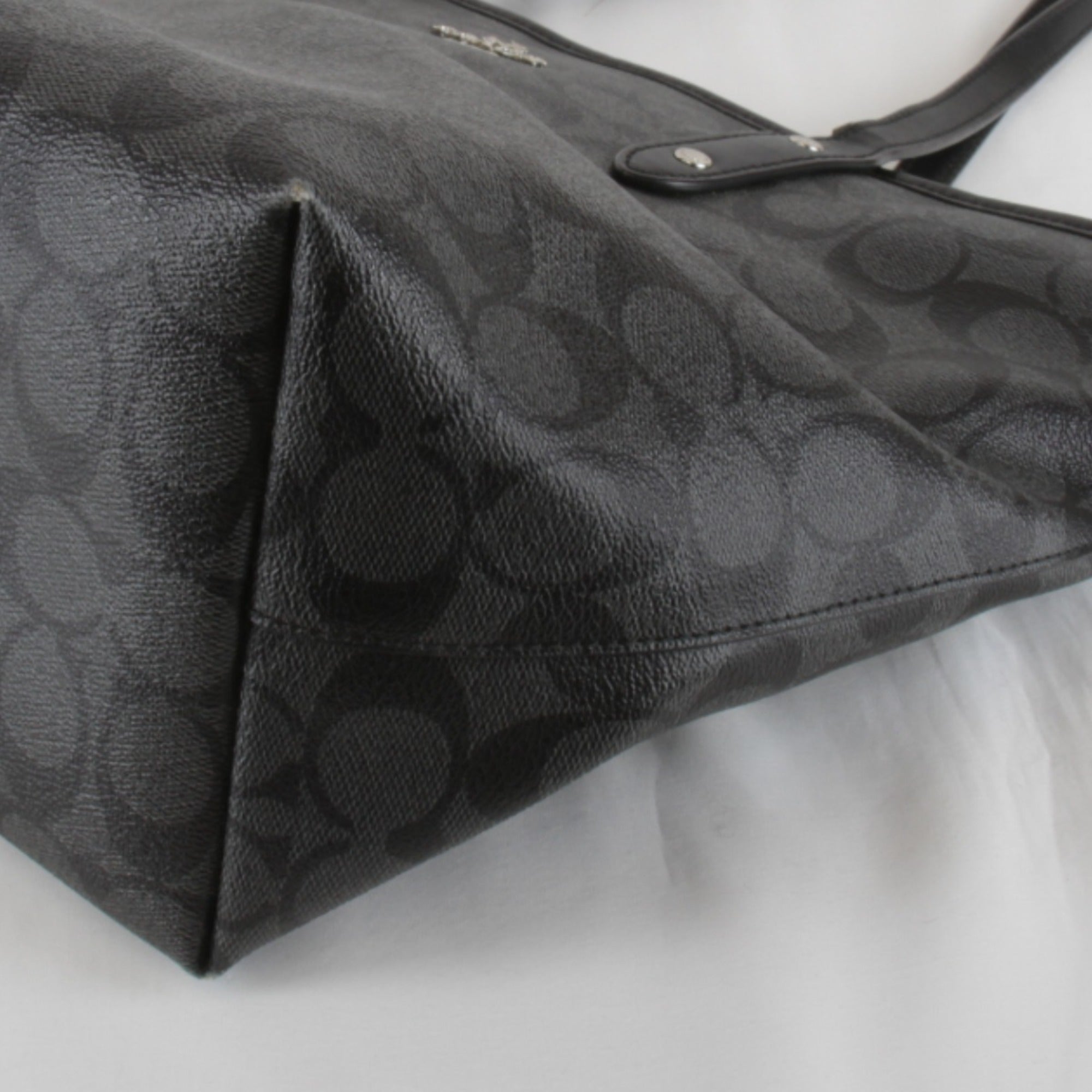Coach Signature Black Leather Tote Bag (Pre-Owned)