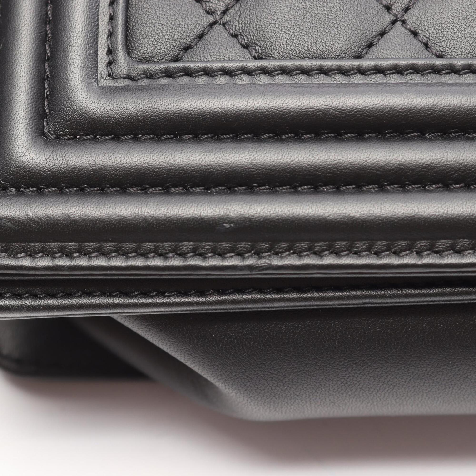Chanel Black Leather Handbag Shoulder Bag (Pre-Owned)