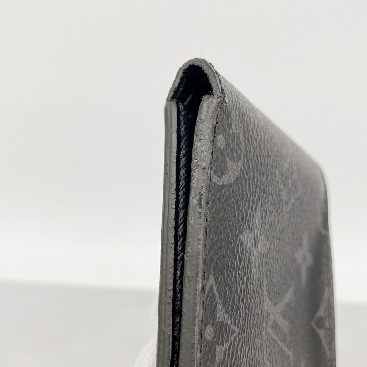 Louis Vuitton Black Bill Wallet (Bi-Fold) (Pre-Owned)