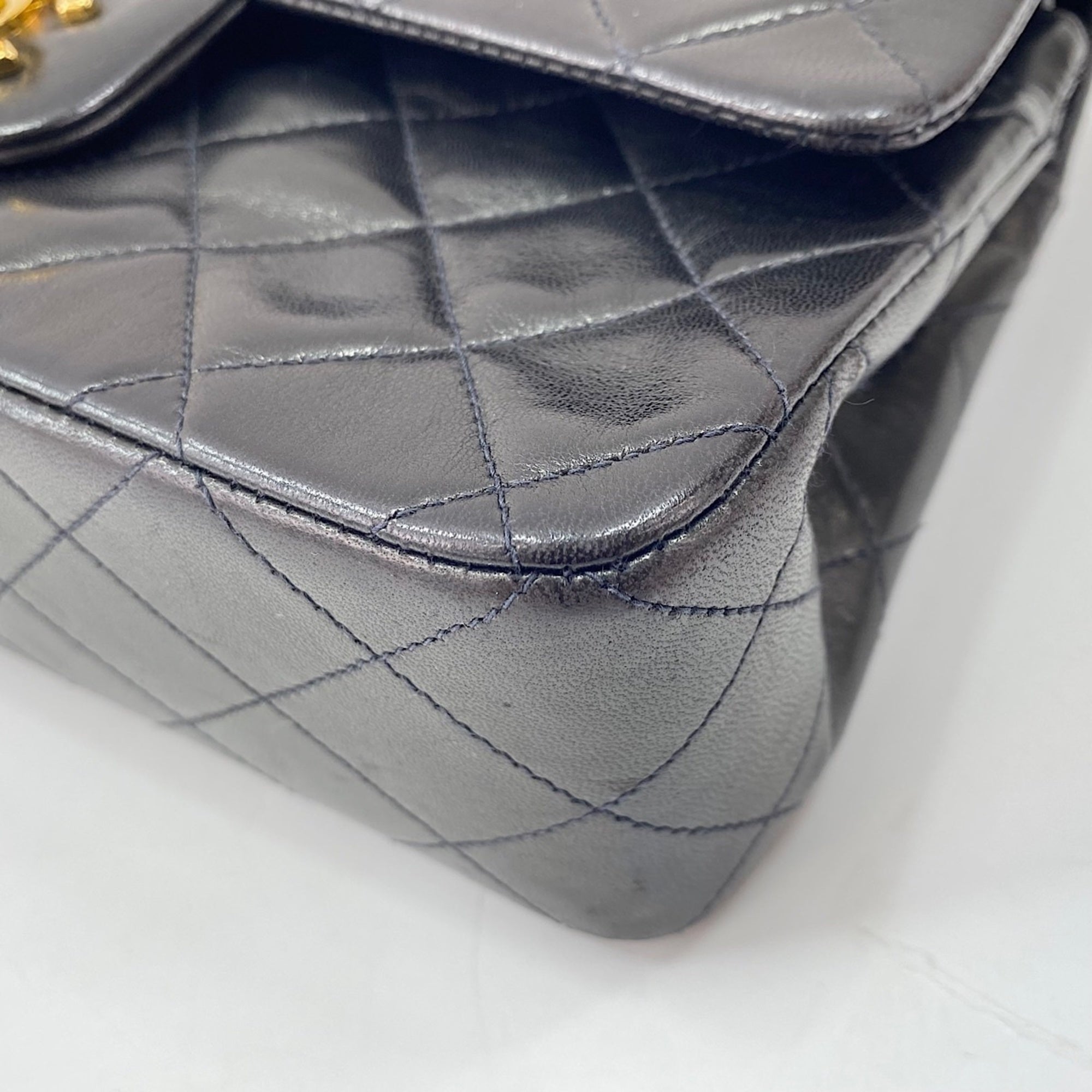 Chanel Black Shoulder Bag (Pre-Owned)
