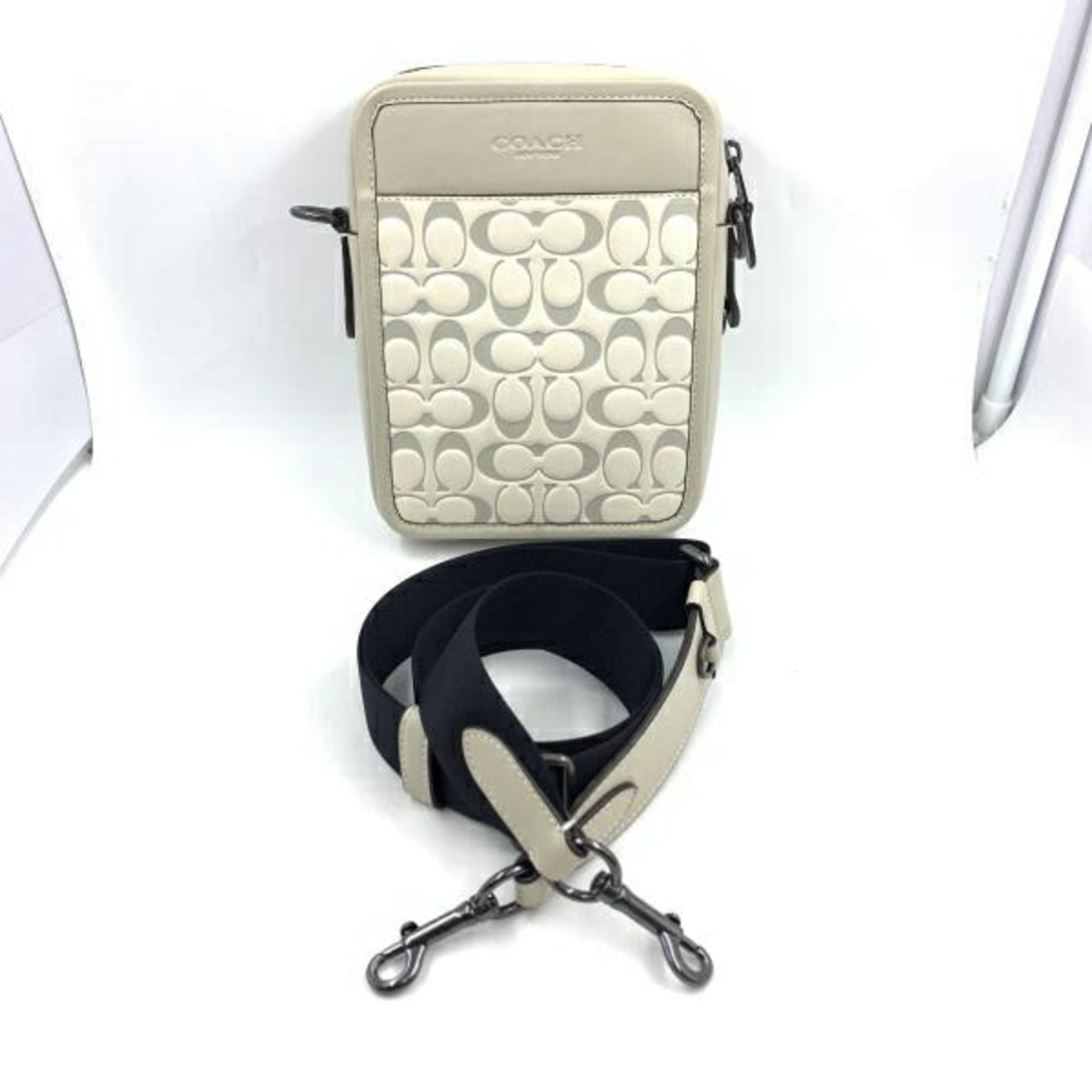 Coach Signature Leather Shoulder Bag (Pre-Owned)