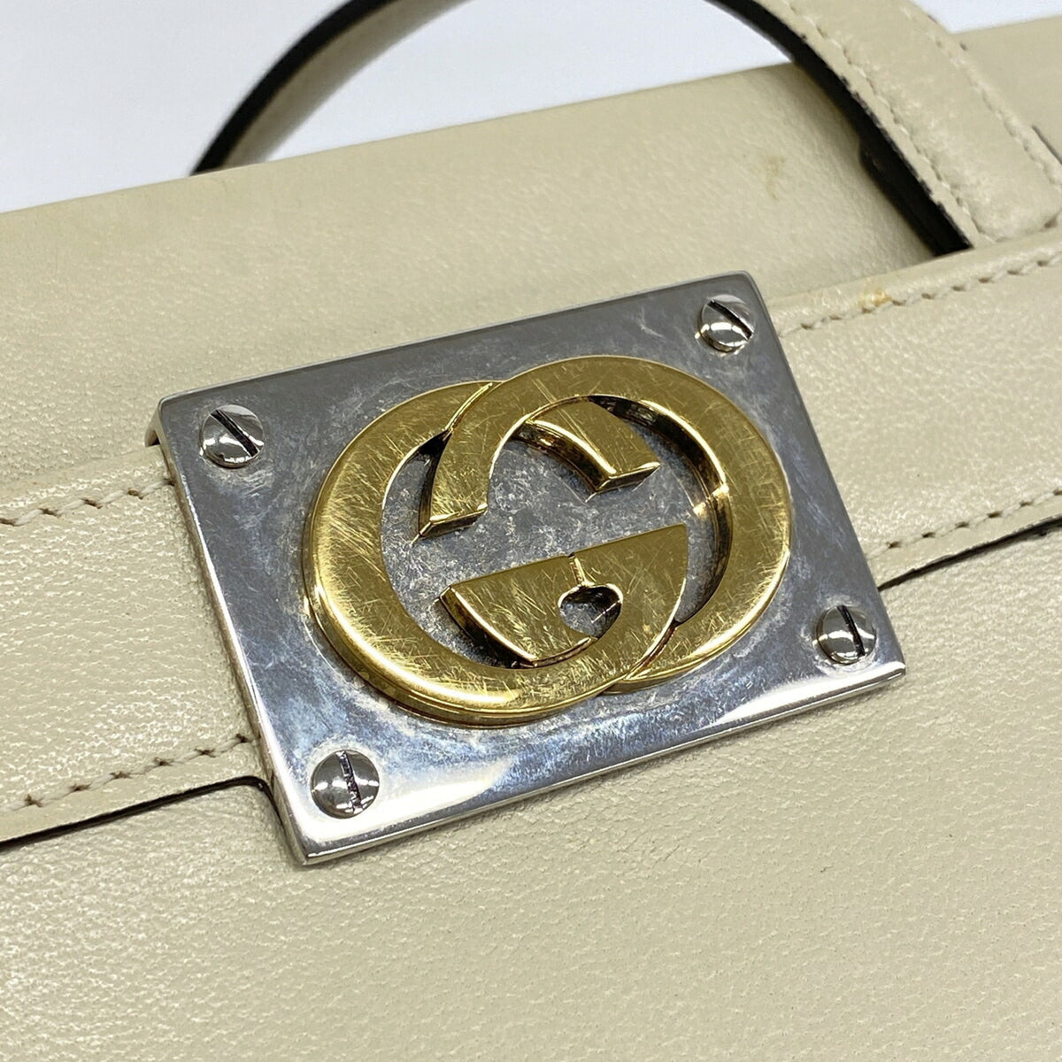 Gucci Ivory Leather Handbag (Pre-Owned)
