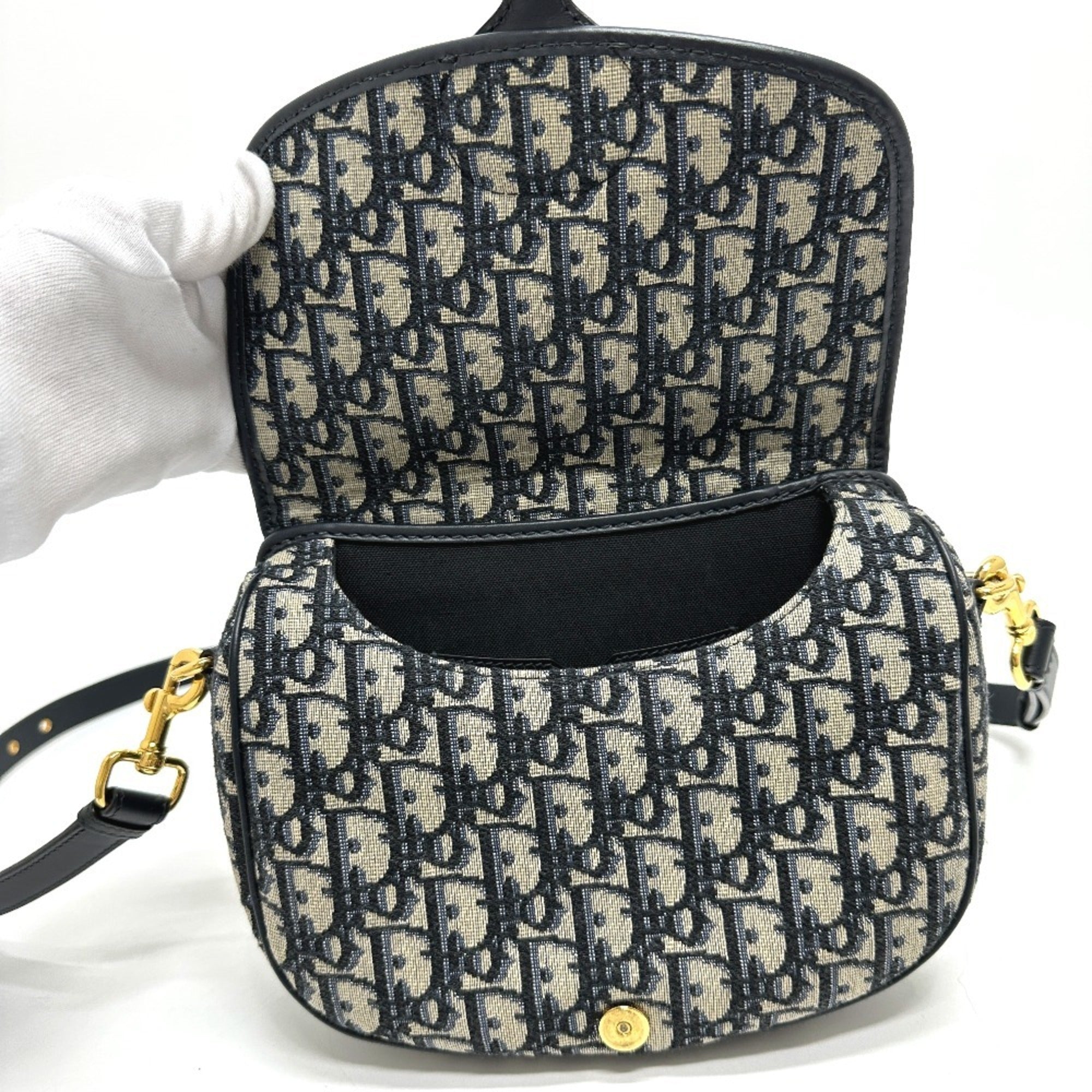 Christian Dior Gray Leather Shoulder Bag (Pre-Owned)