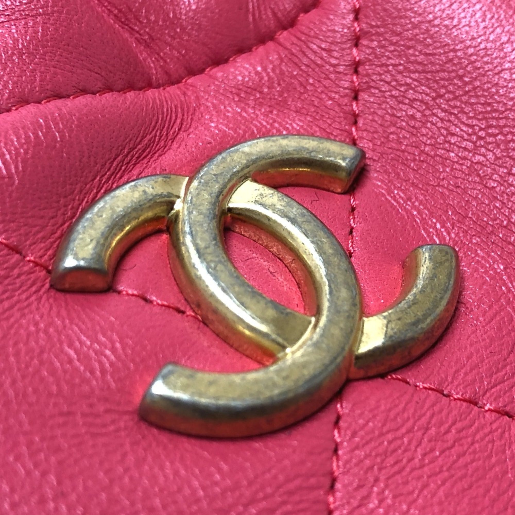 Chanel Pink Leather Handbag (Pre-Owned)