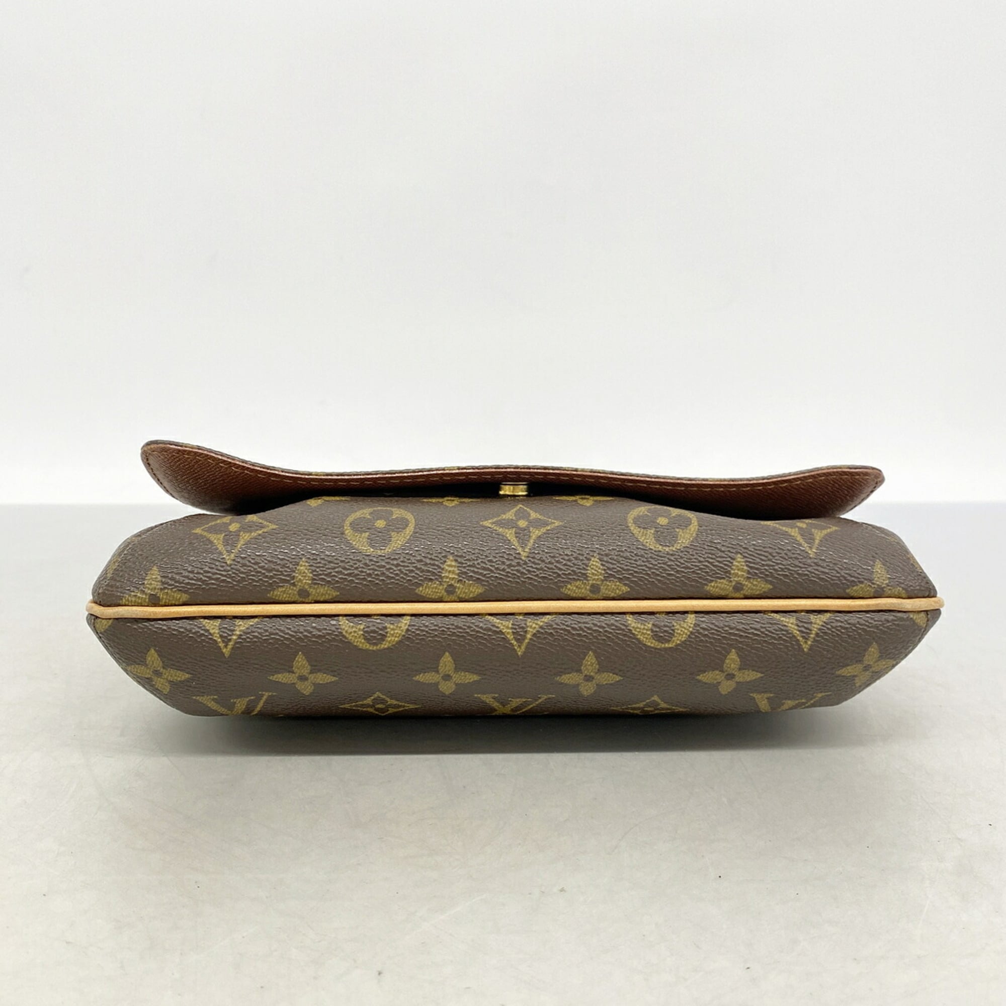 Louis Vuitton Brown Shoulder Bag (Pre-Owned)