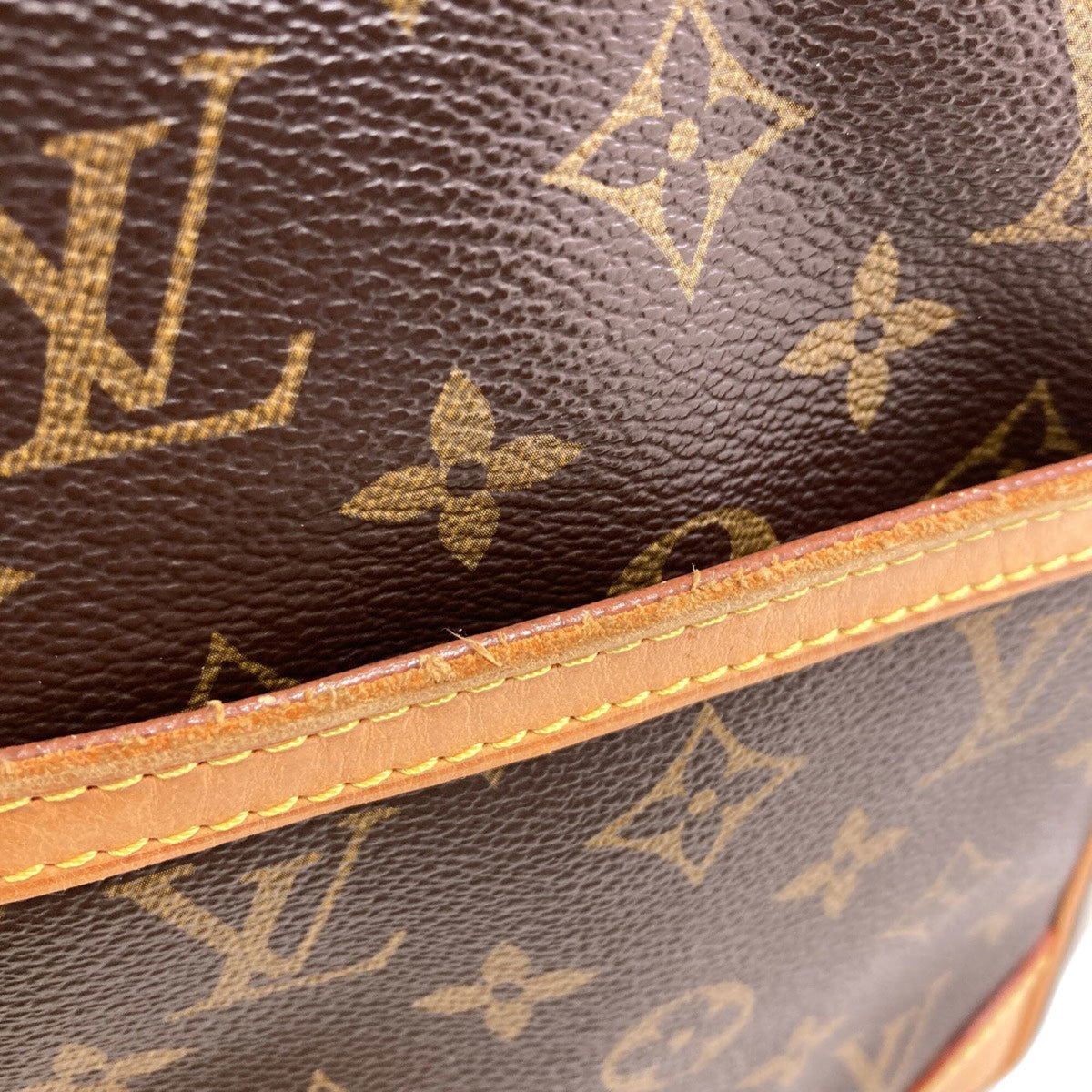 Louis Vuitton Monogram Monogram Shoulder Bag (Pre-Owned)
