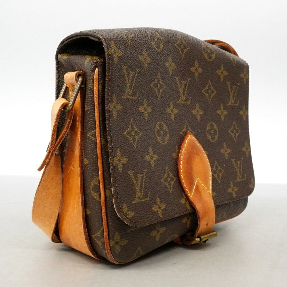 Louis Vuitton Brown Shoulder Bag (Pre-Owned)