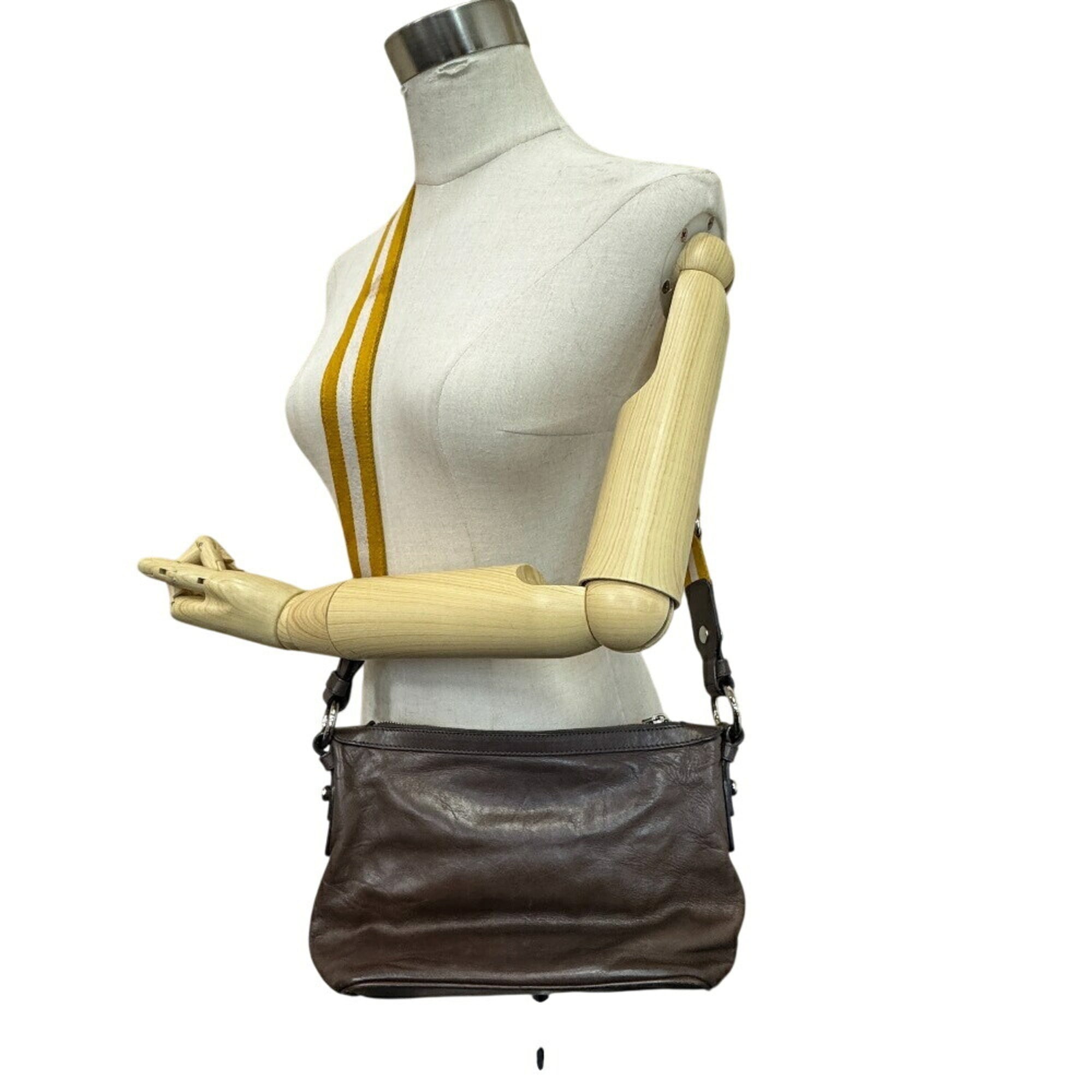 Bally Brown Leather Shoulder Bag (Pre-Owned)