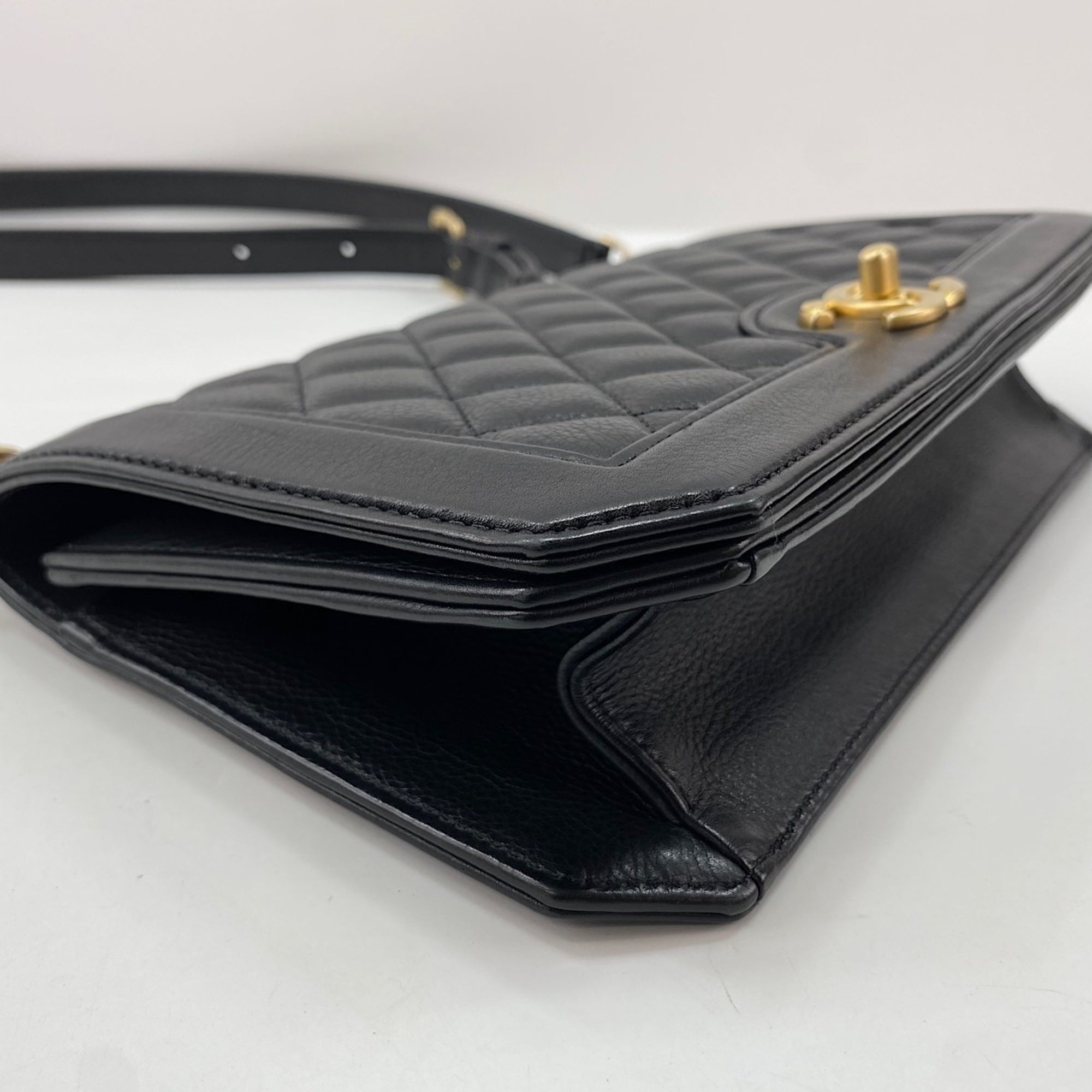 Chanel Matelasse Black Shoulder Bag (Pre-Owned)
