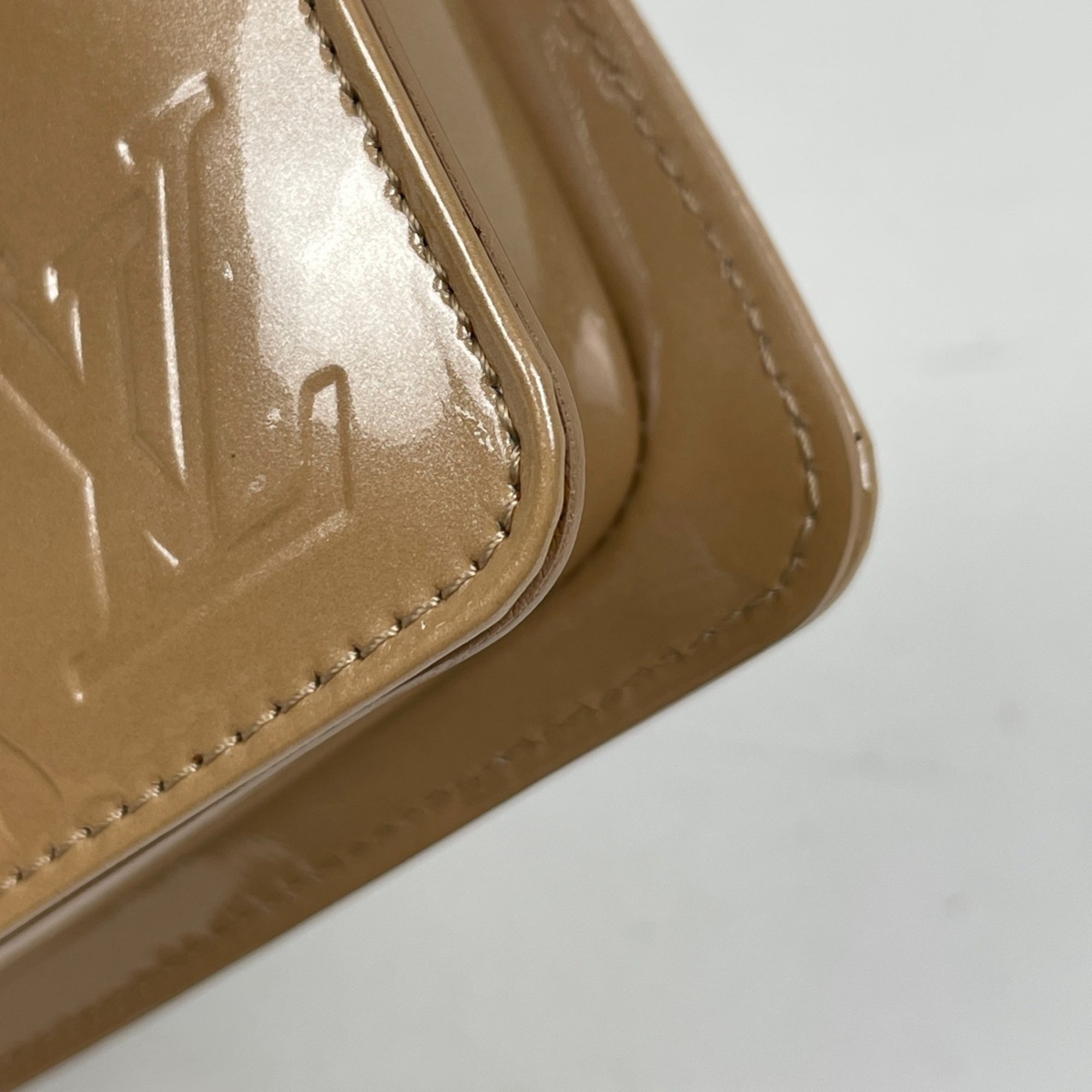 Louis Vuitton Beige Monogram Vernis Pouch (Pre-Owned)